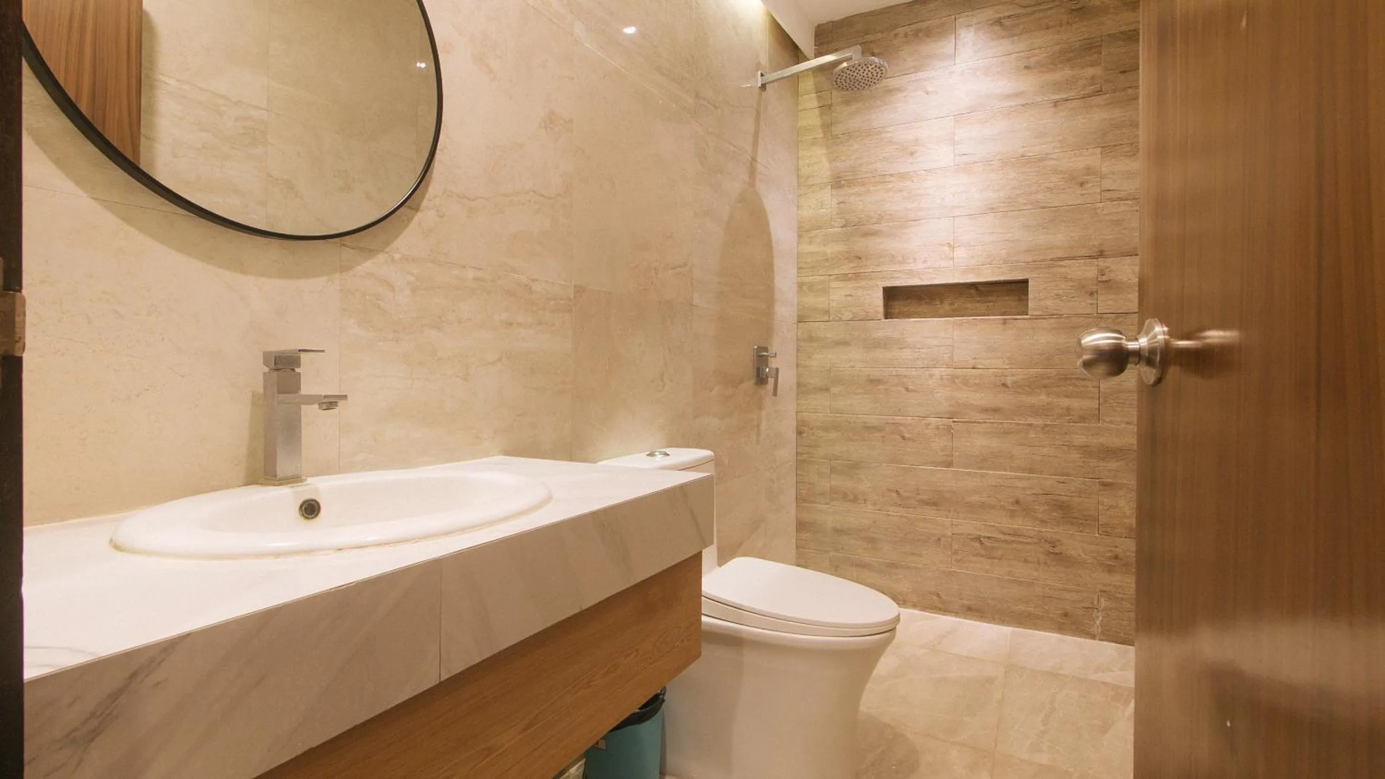 Shower in RedDoorz at Anton's Loft Designer Resort Pansol Calamba Laguna