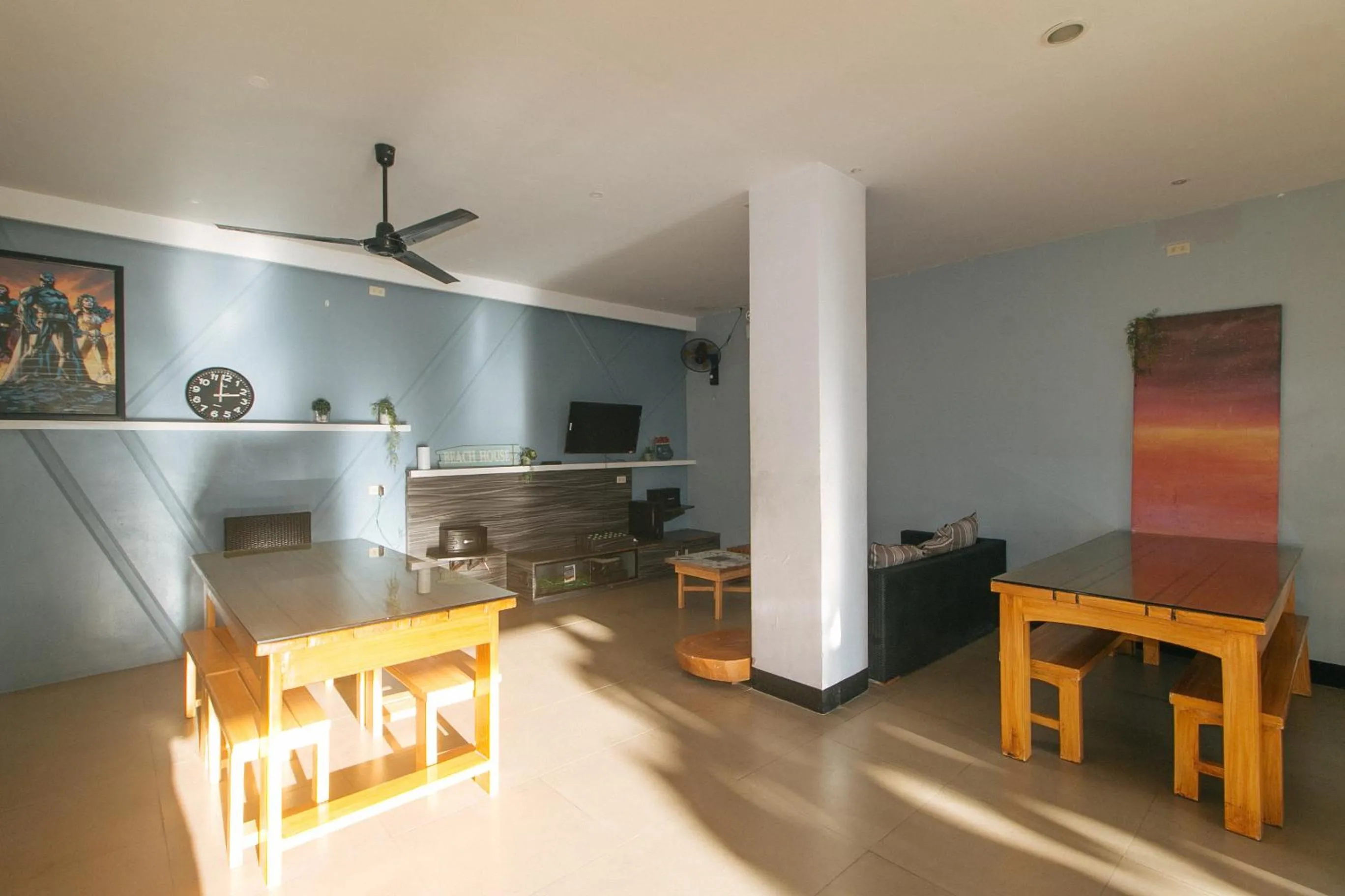 Kitchen or kitchenette in RedDoorz at Anton's Loft Designer Resort Pansol Calamba Laguna