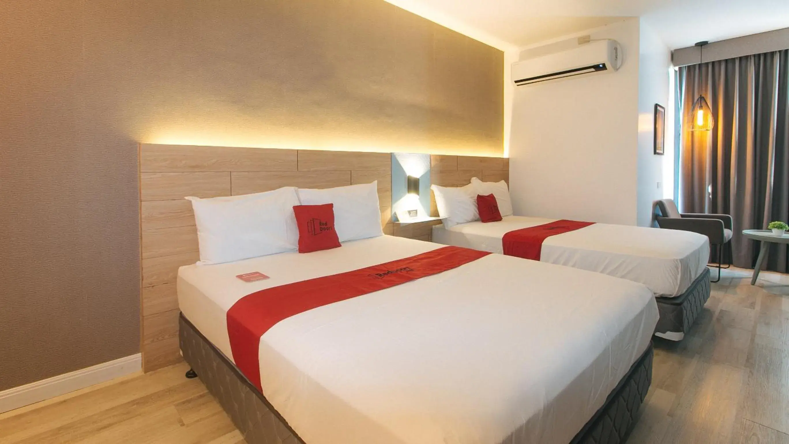 Twin Room in RedDoorz at Anton's Loft Designer Resort Pansol Calamba Laguna Twin Room in RedDoorz at Anton's Loft Designer Resort Pansol Calamba Laguna