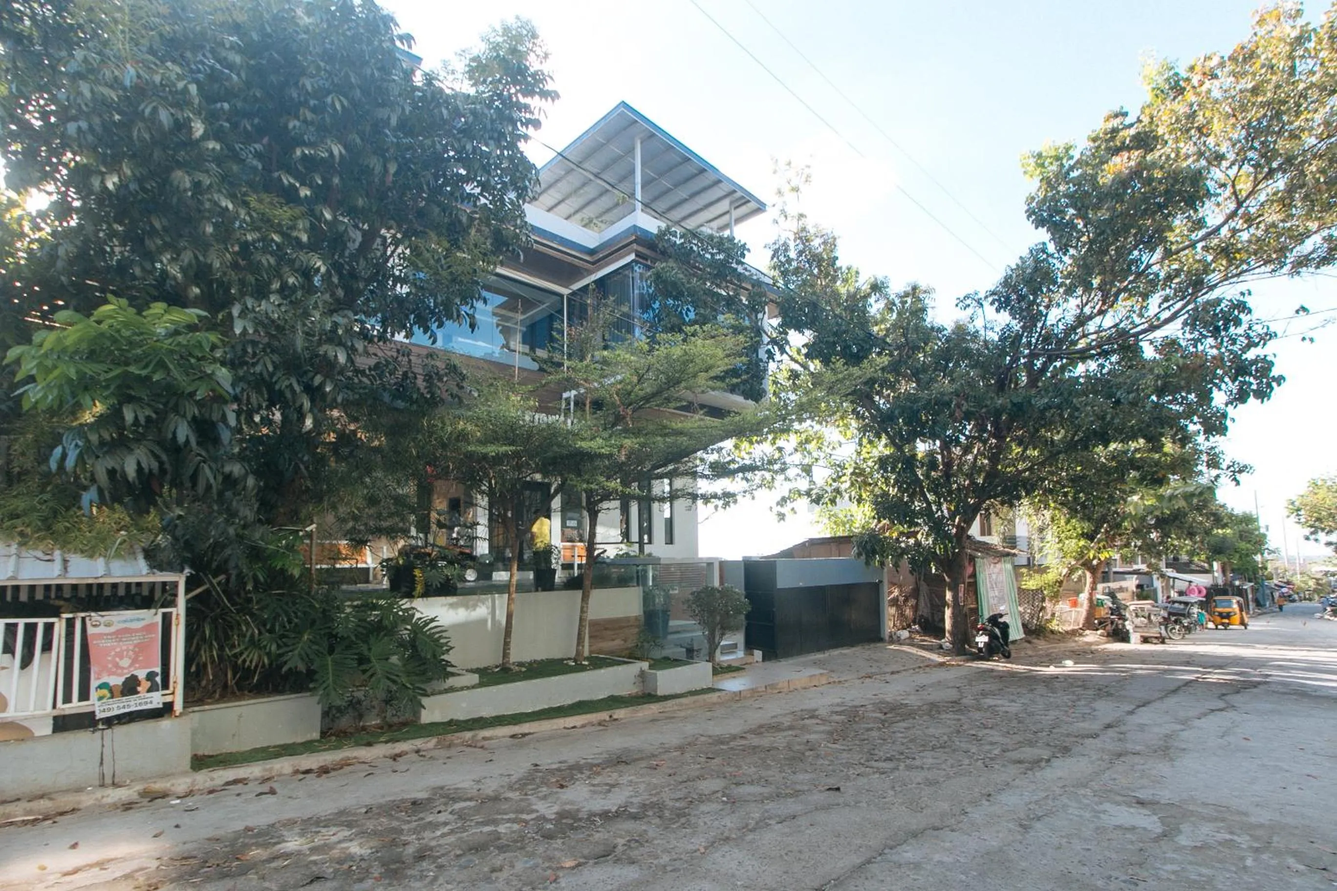 Property building in RedDoorz at Anton's Loft Designer Resort Pansol Calamba Laguna