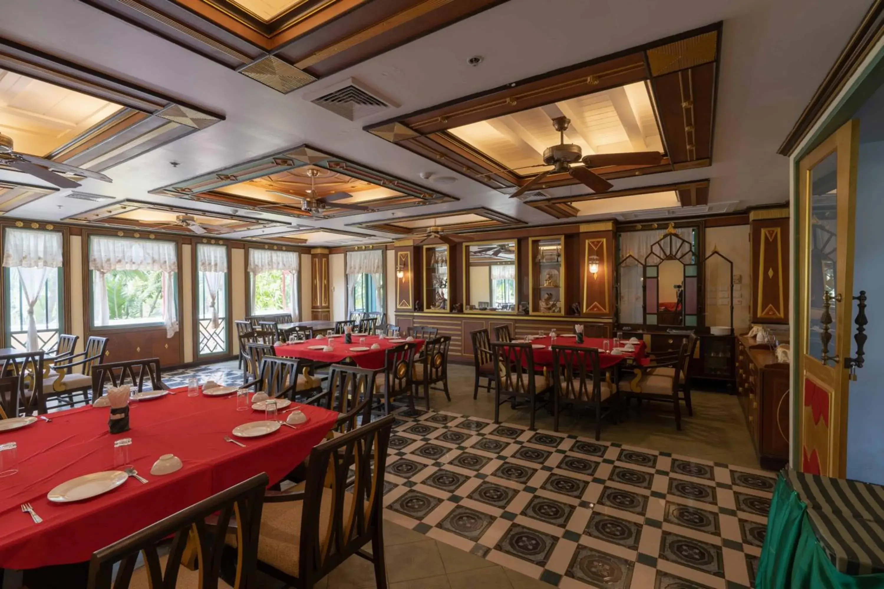 Restaurant/places to eat in Krabi Nature Beach Resort Restaurant/places to eat in Krabi Nature Beach Resort