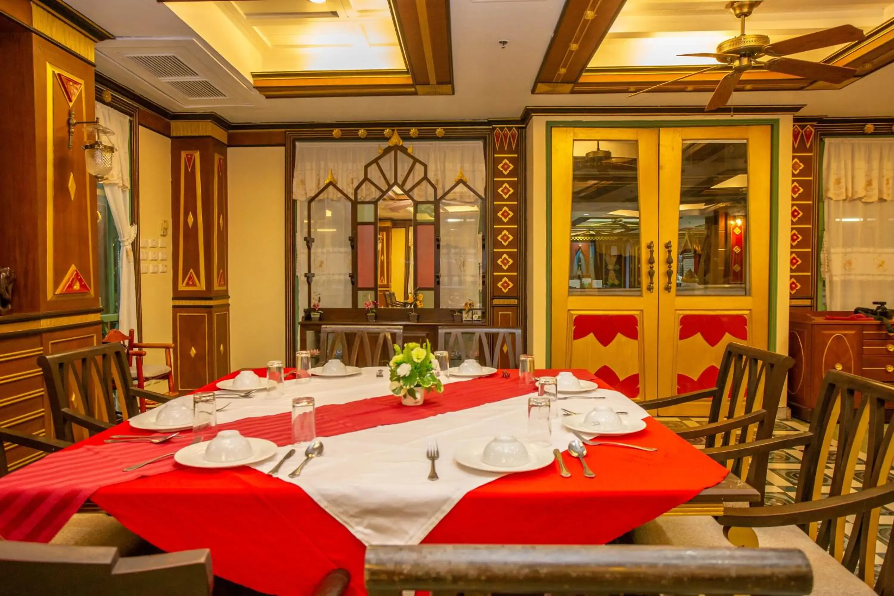 Restaurant/places to eat in Krabi Nature Beach Resort Restaurant/places to eat in Krabi Nature Beach Resort