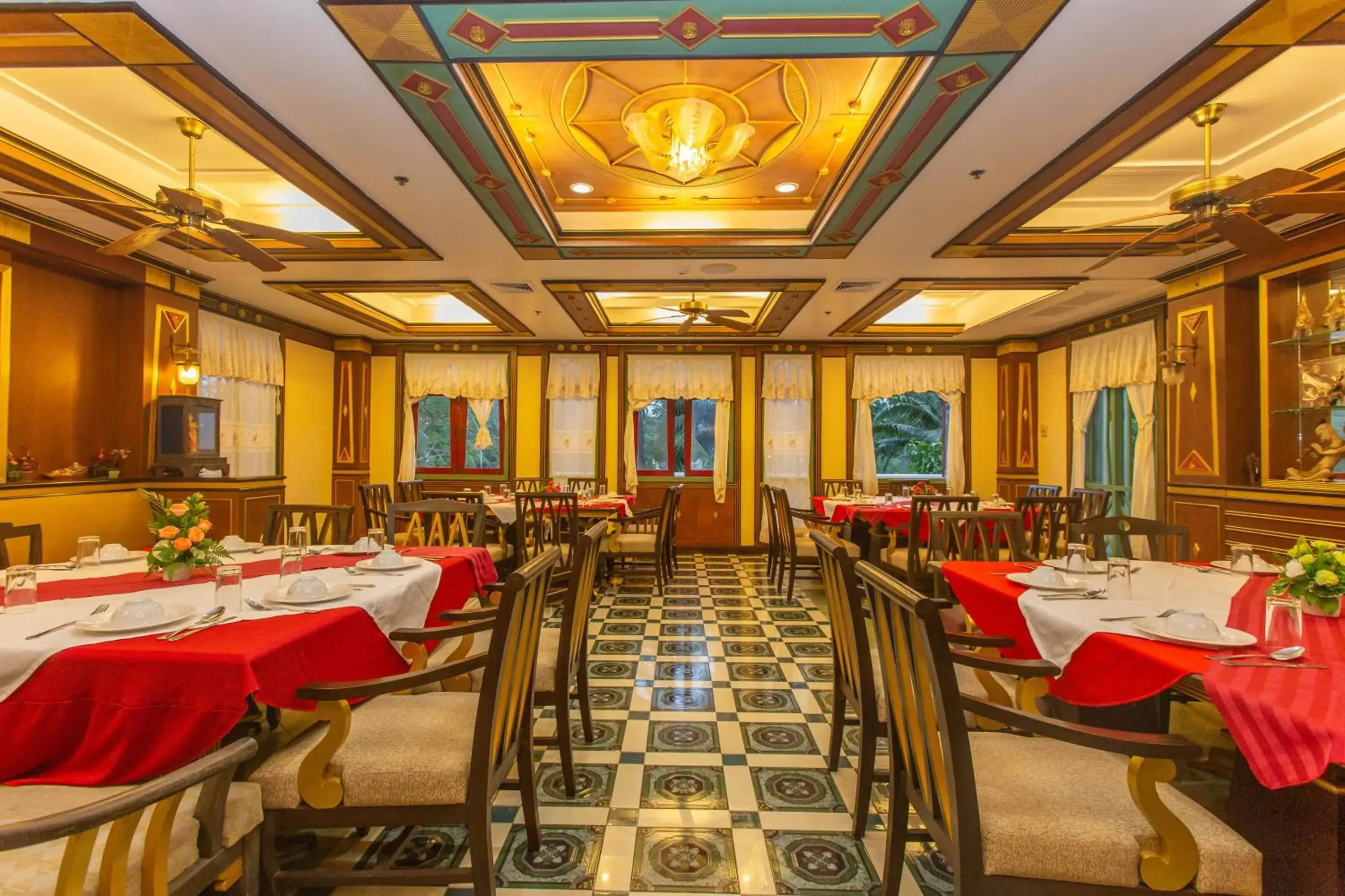 Restaurant/places to eat in Krabi Nature Beach Resort Restaurant/places to eat in Krabi Nature Beach Resort