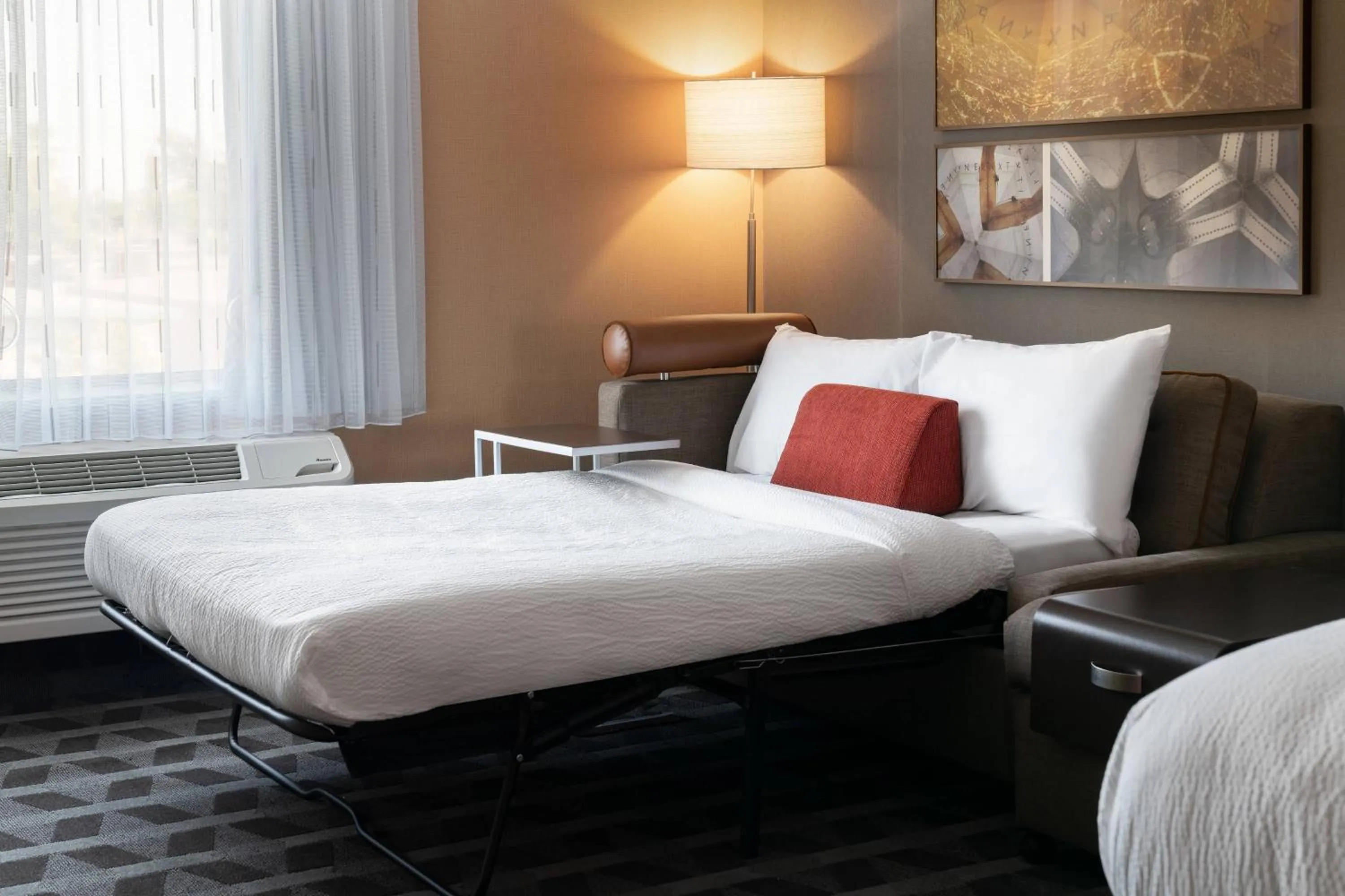 Photo of the whole room, Bed in TownePlace Suites Fresno Clovis