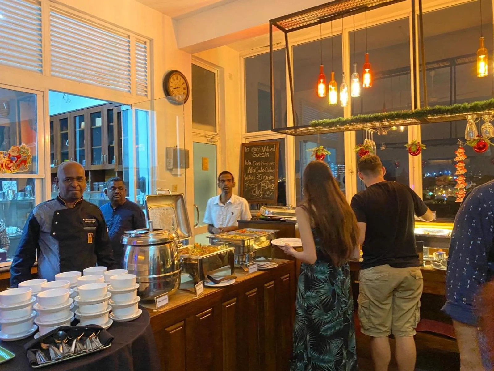 Restaurant/places to eat in The Den 23