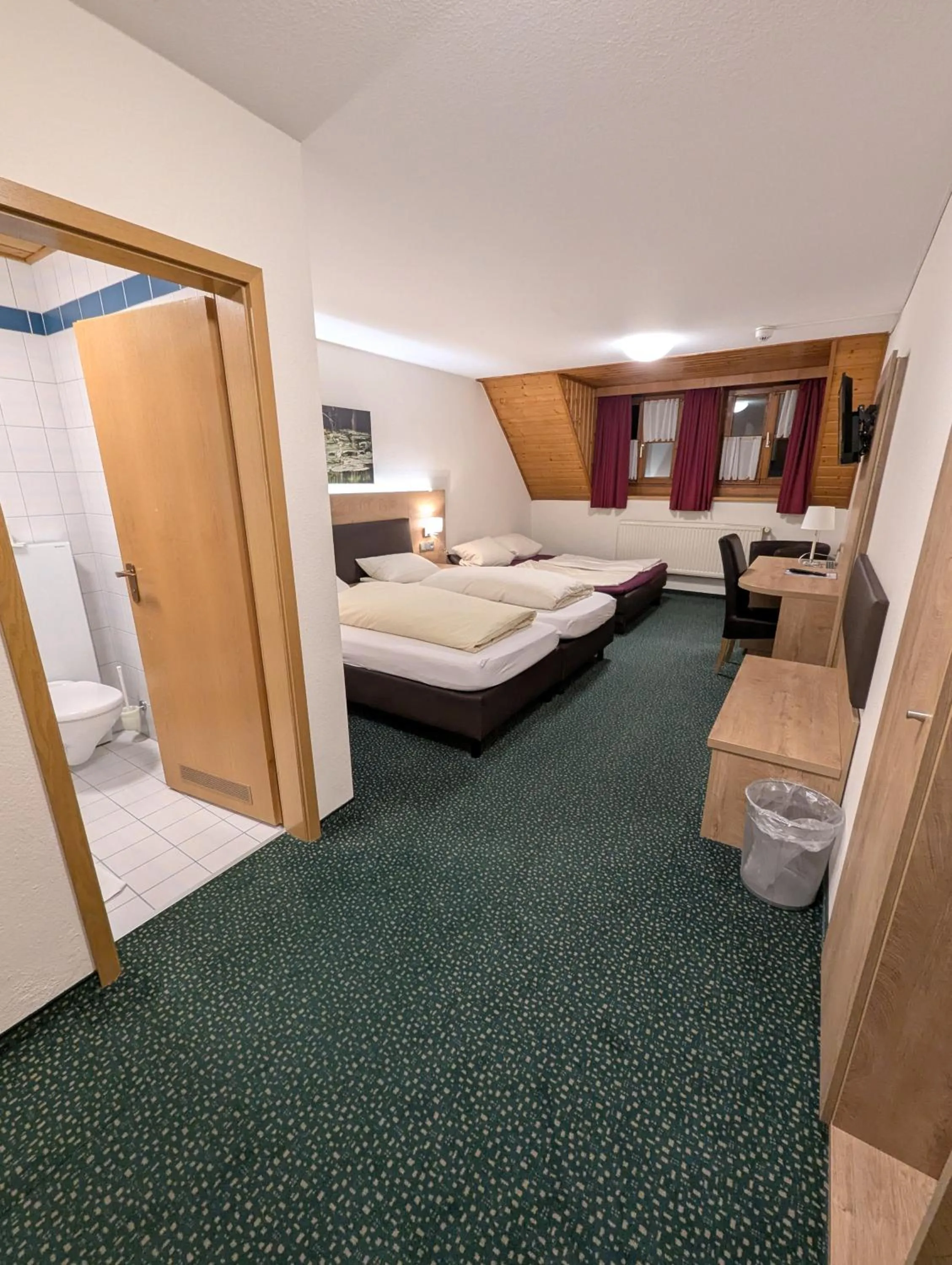 Bed in Hotel Gasthof Zum Löwen