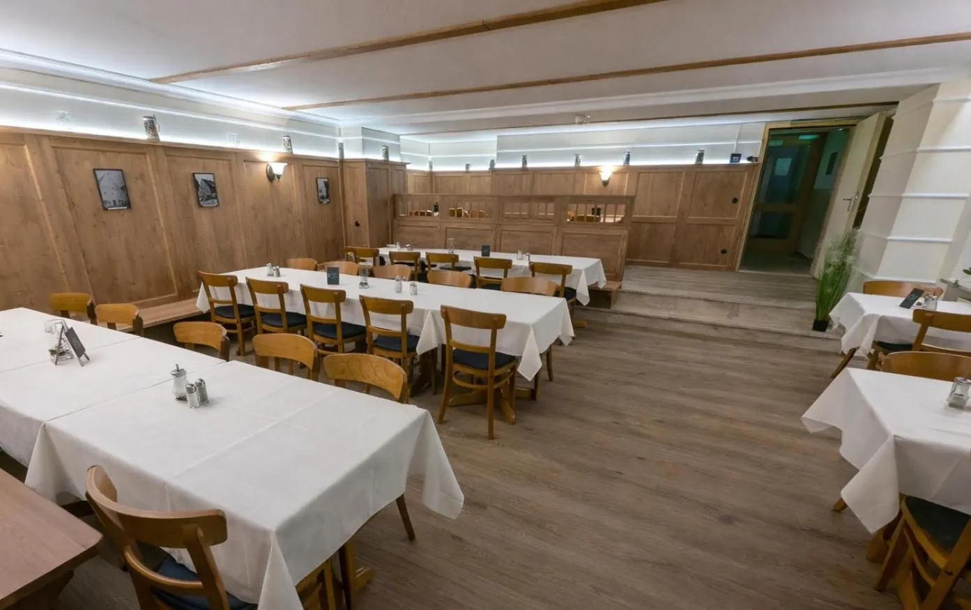 Restaurant/places to eat in Hotel Gasthof Zum Löwen