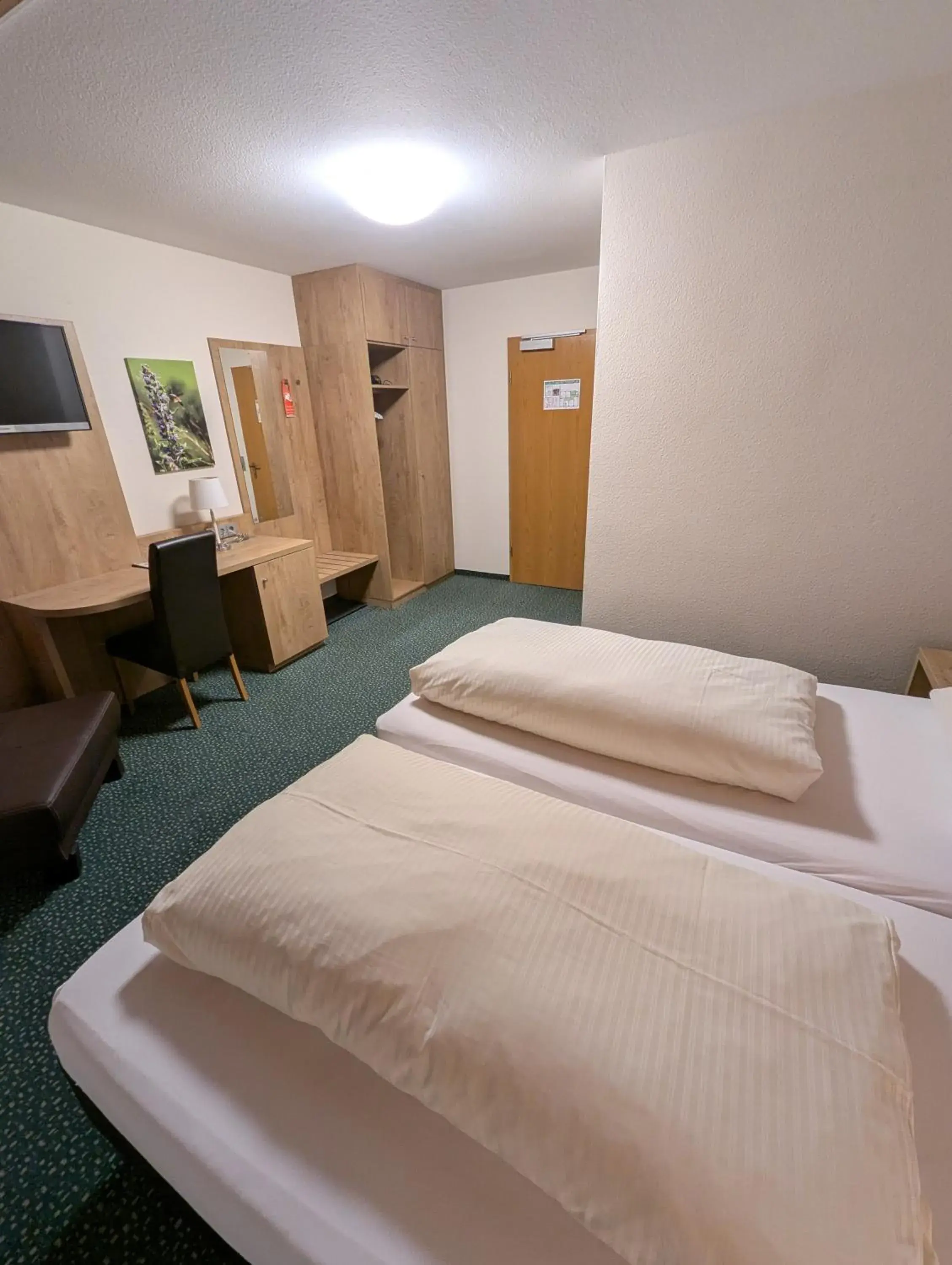 Standard Double Room in Hotel Gasthof Zum Löwen Standard Double Room in Hotel Gasthof Zum Löwen