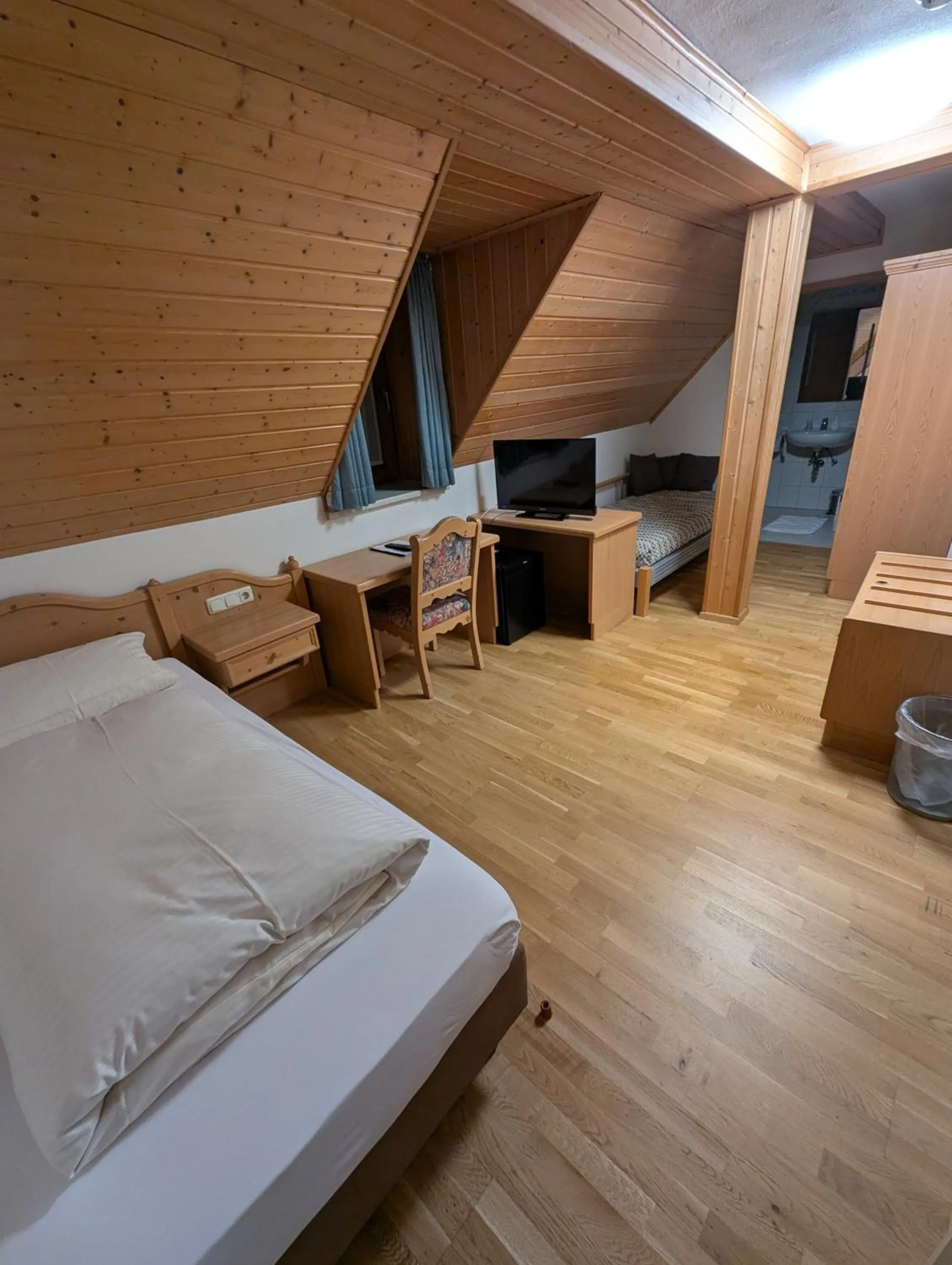 Bed in Hotel Gasthof Zum Löwen