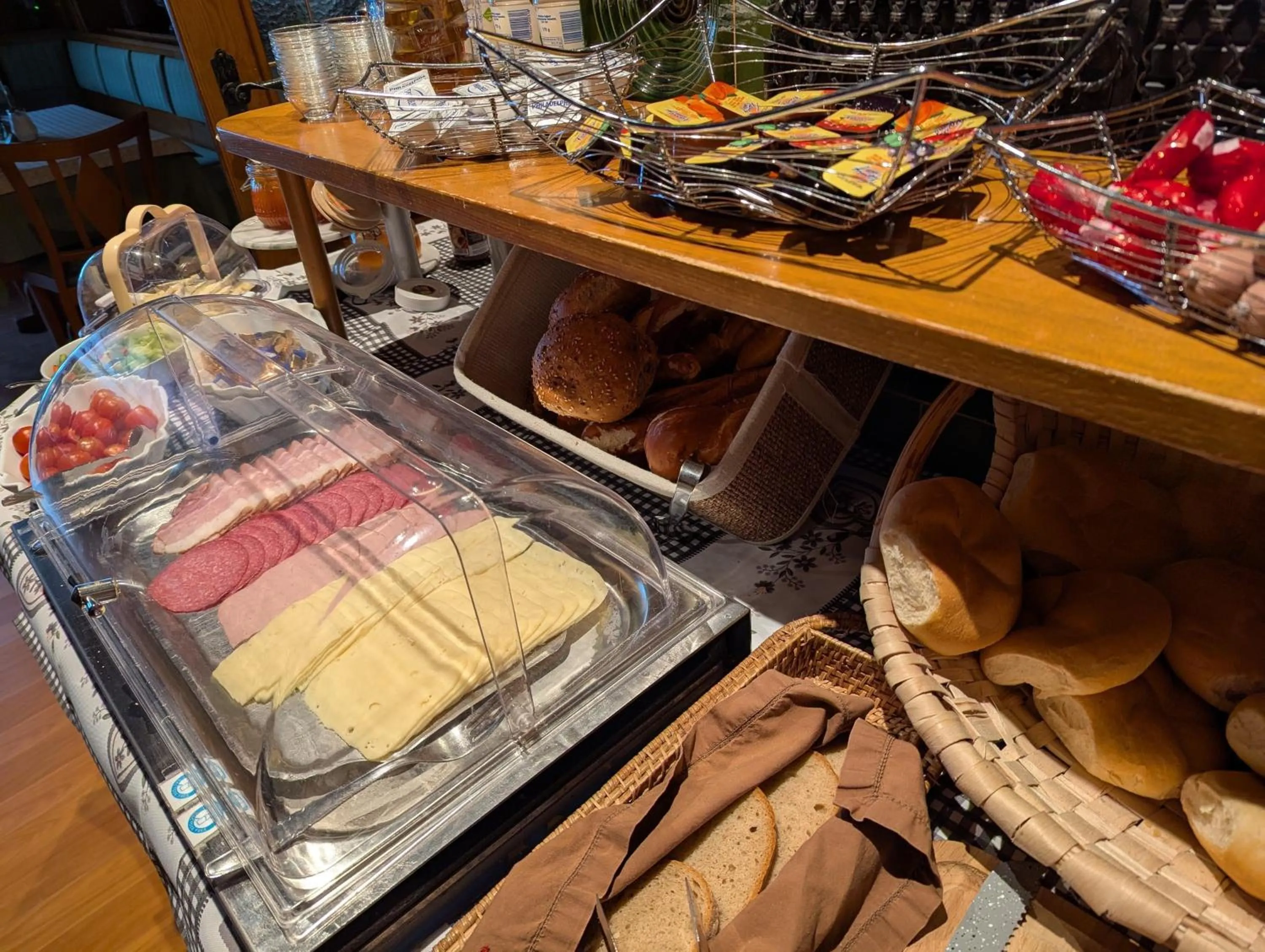 Breakfast in Hotel Gasthof Zum Löwen