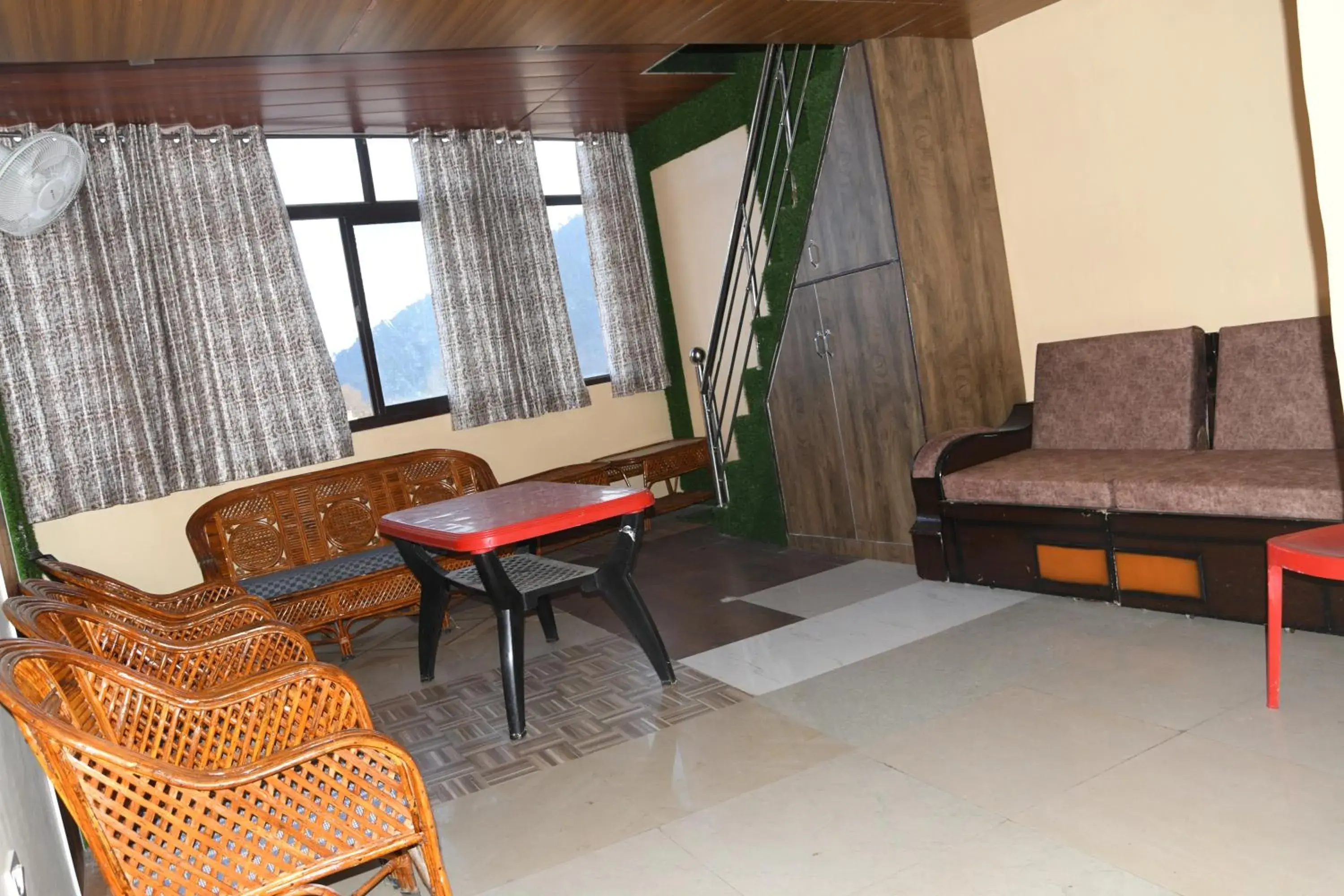 Lobby or reception in Hotel Mountain View And Rooftop Restaurant Lobby or reception in Hotel Mountain View And Rooftop Restaurant