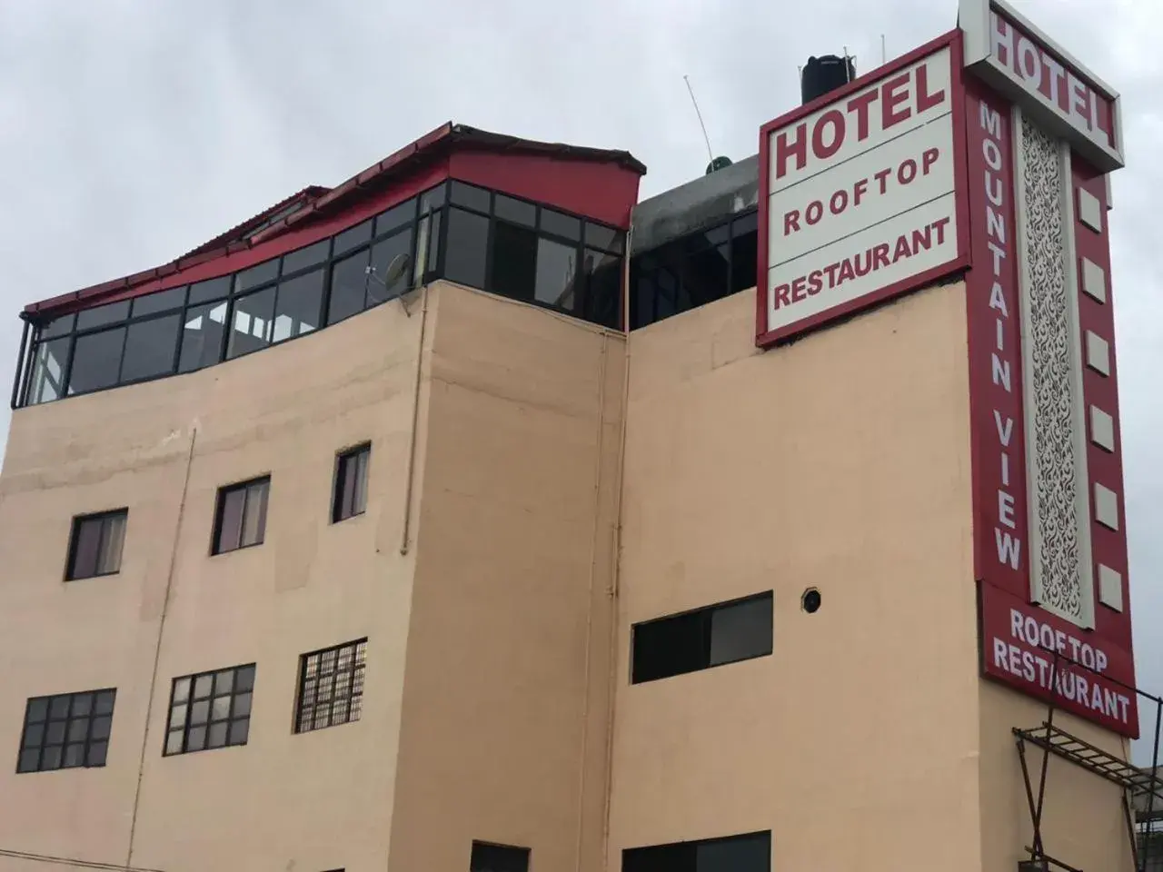 Property building in Hotel Mountain View And Rooftop Restaurant Property building in Hotel Mountain View And Rooftop Restaurant