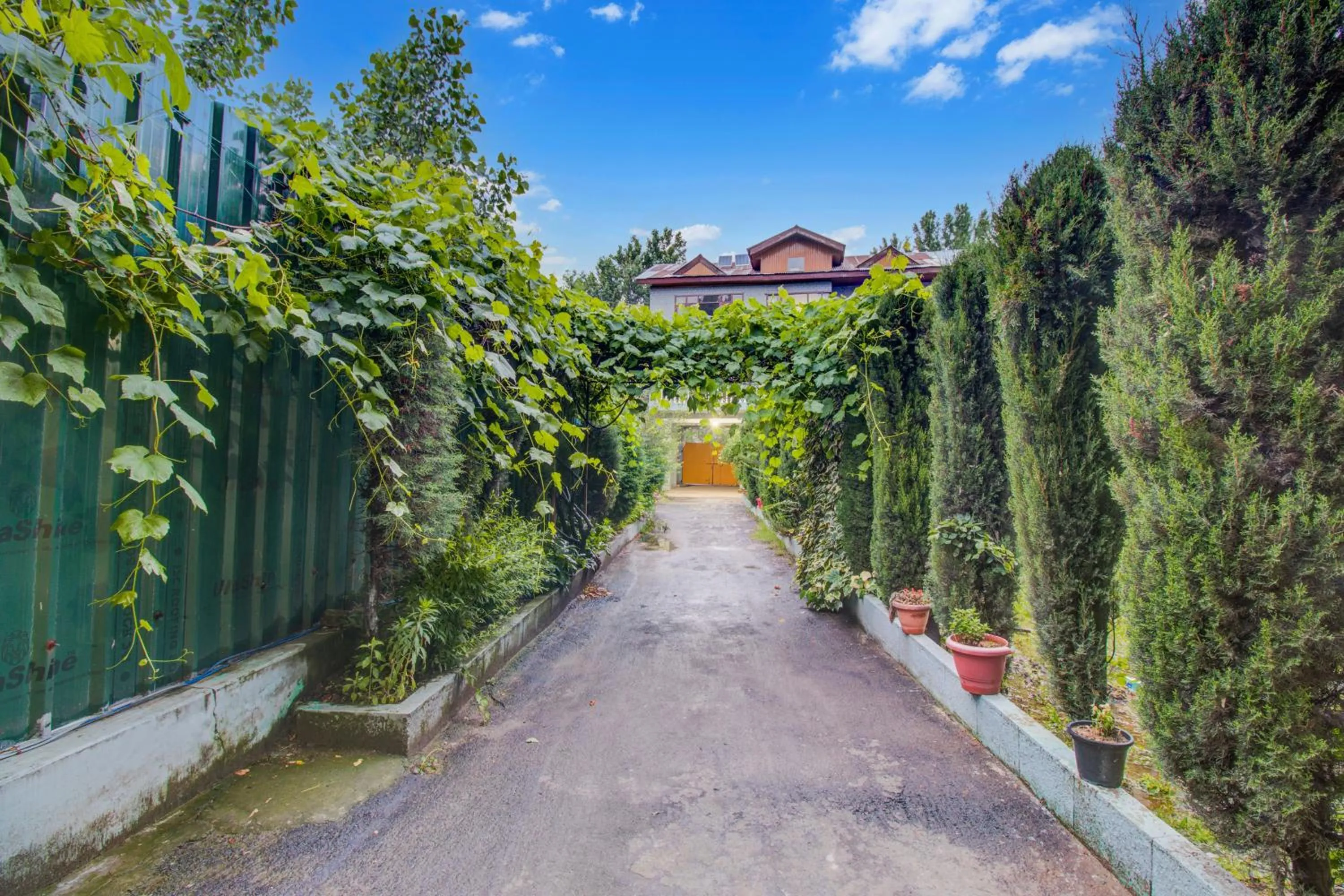 Facade/entrance in Collection O Airport Road Solina