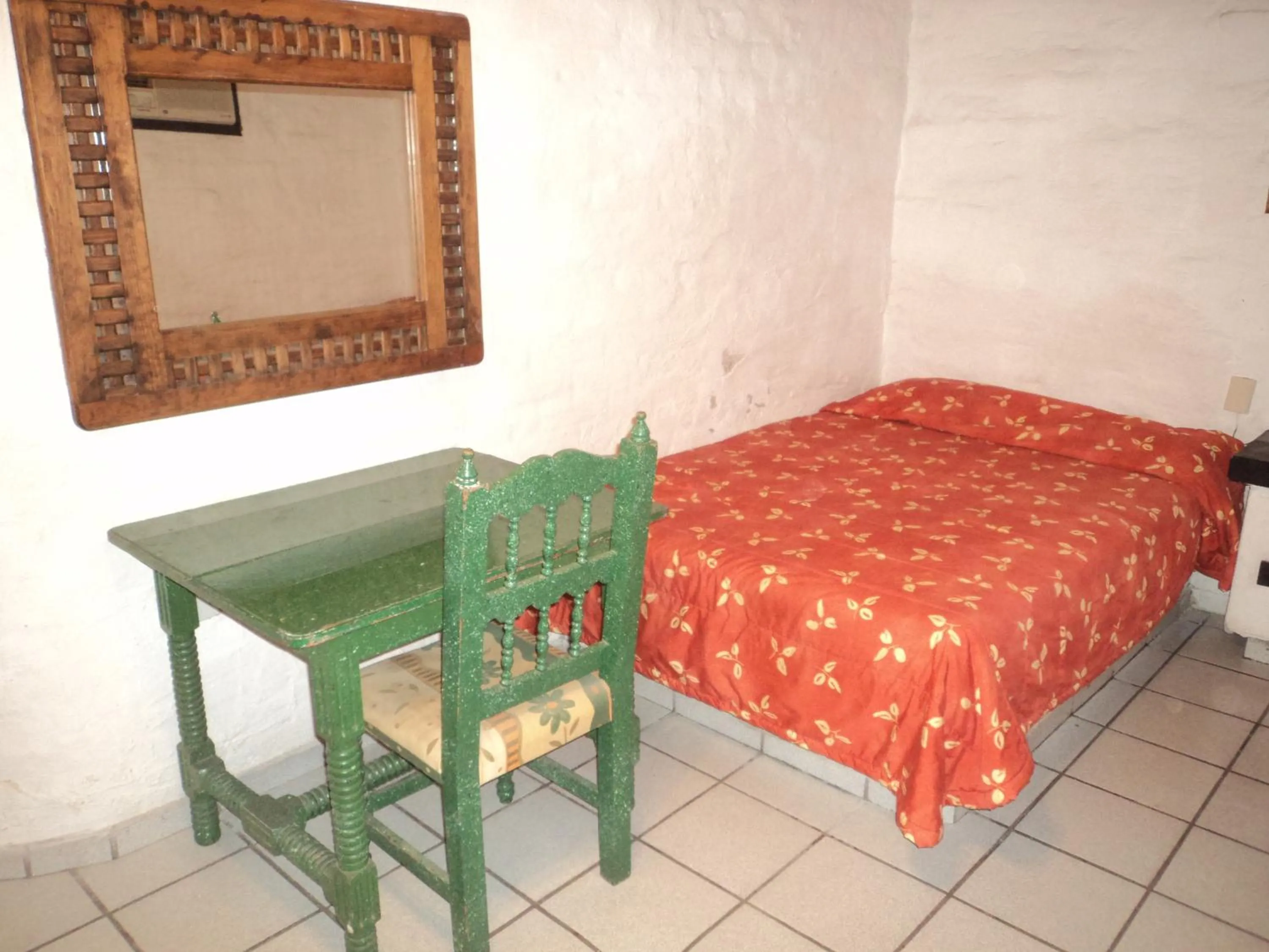 Decorative detail, Bed in Hotel El Rancho