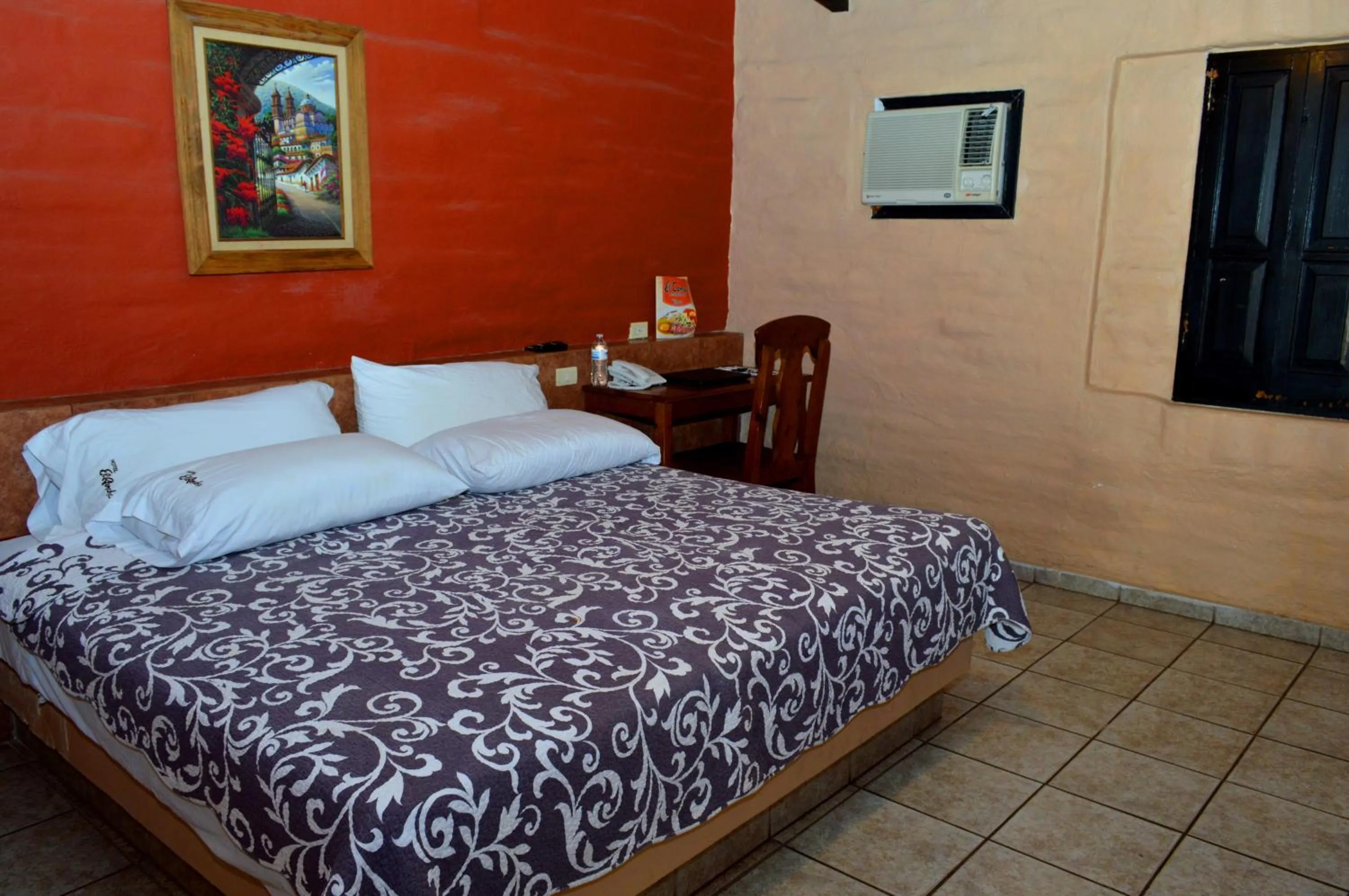 Photo of the whole room, Bed in Hotel El Rancho