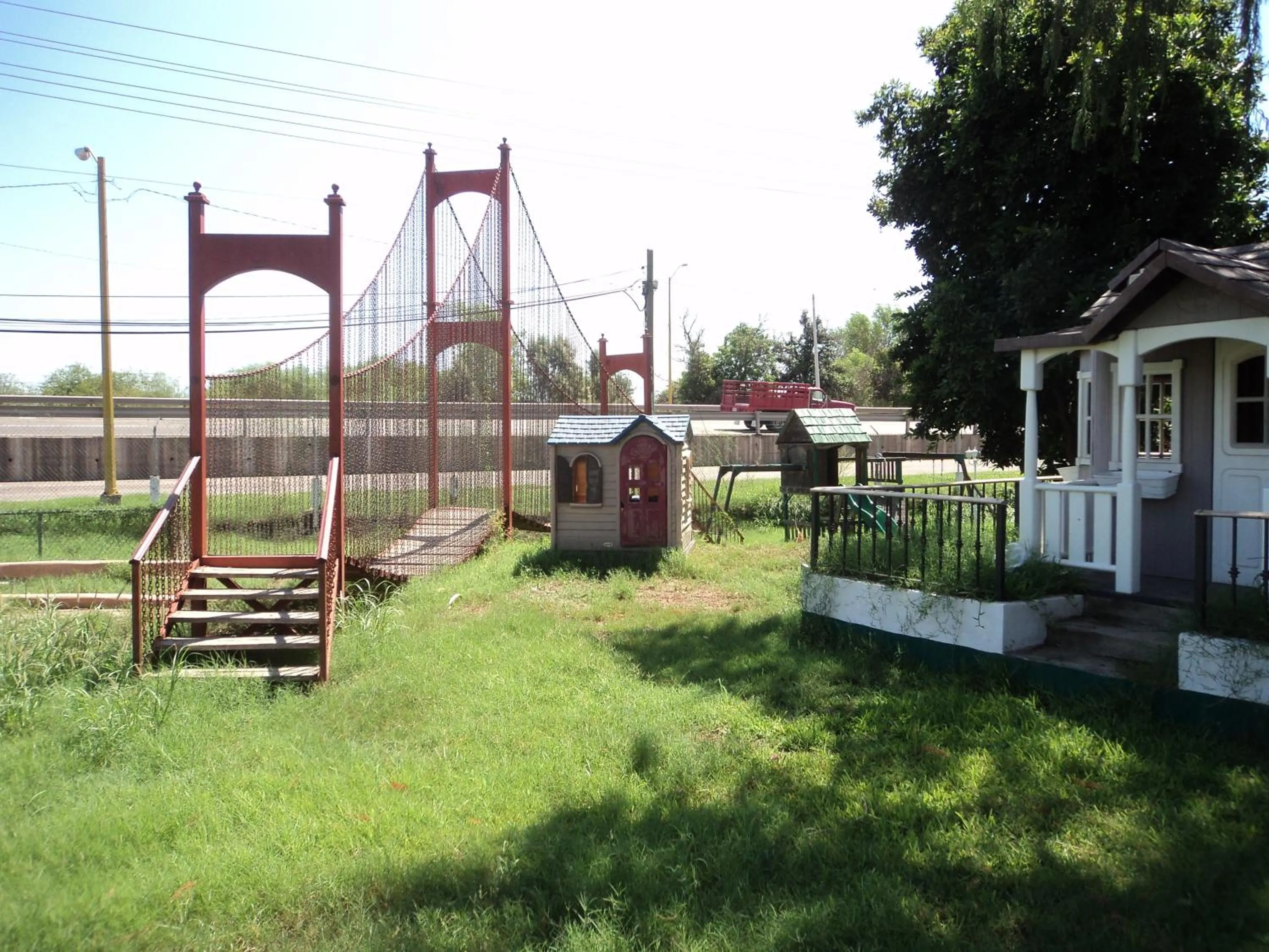 Facade/entrance in Hotel El Rancho