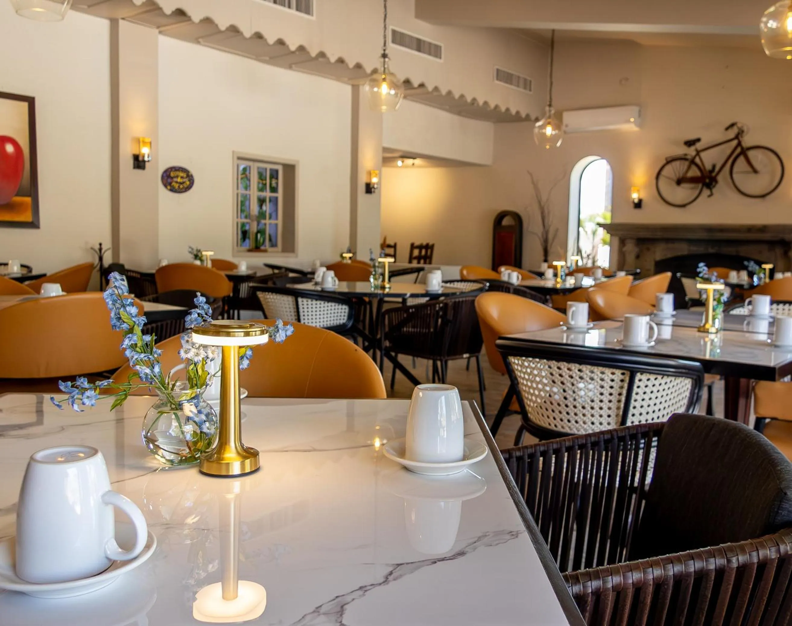 Restaurant/places to eat in Hotel Del Rio