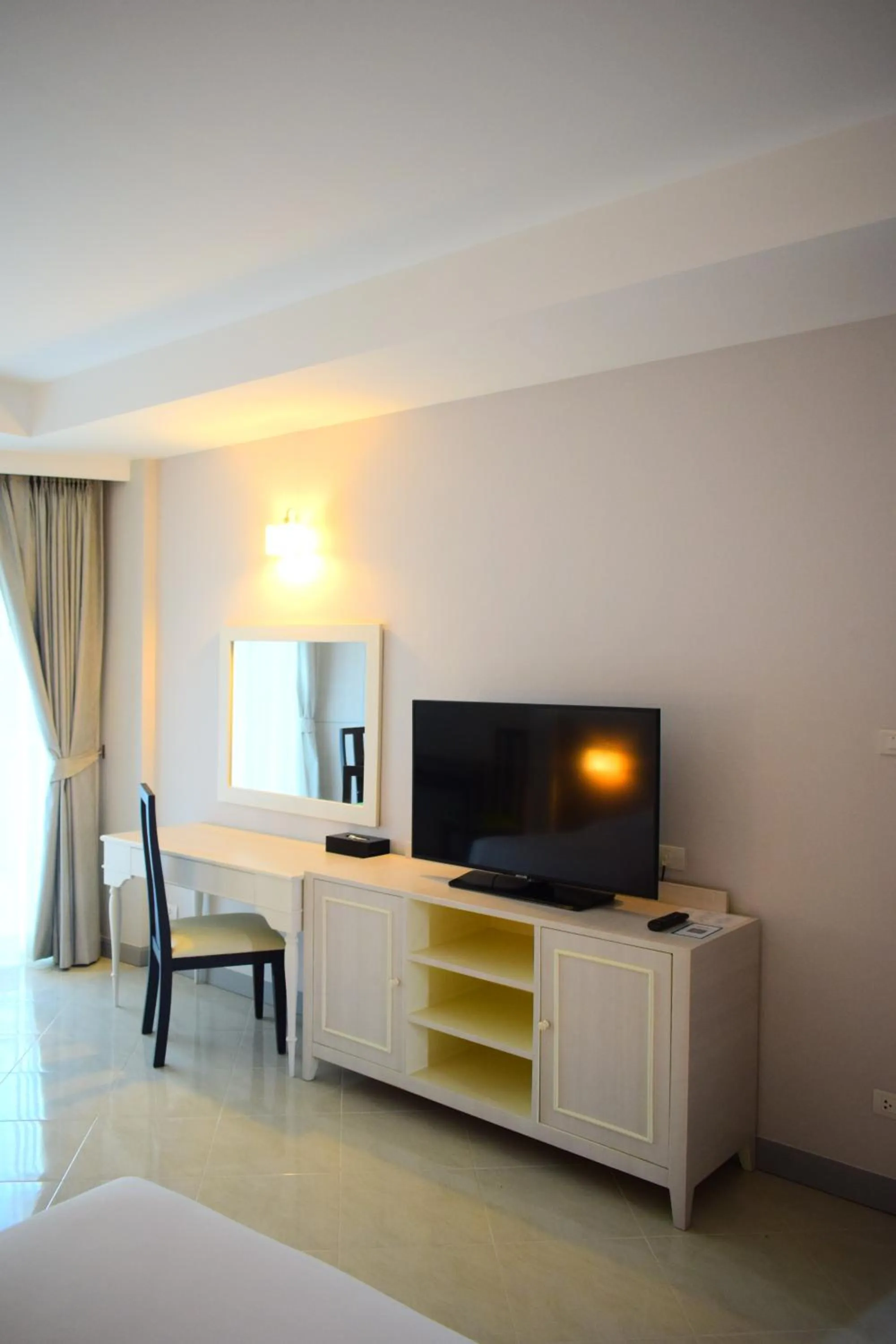 Communal lounge/ TV room, Bed in Seapine Recreation Centre - SHA Extra Plus Certified