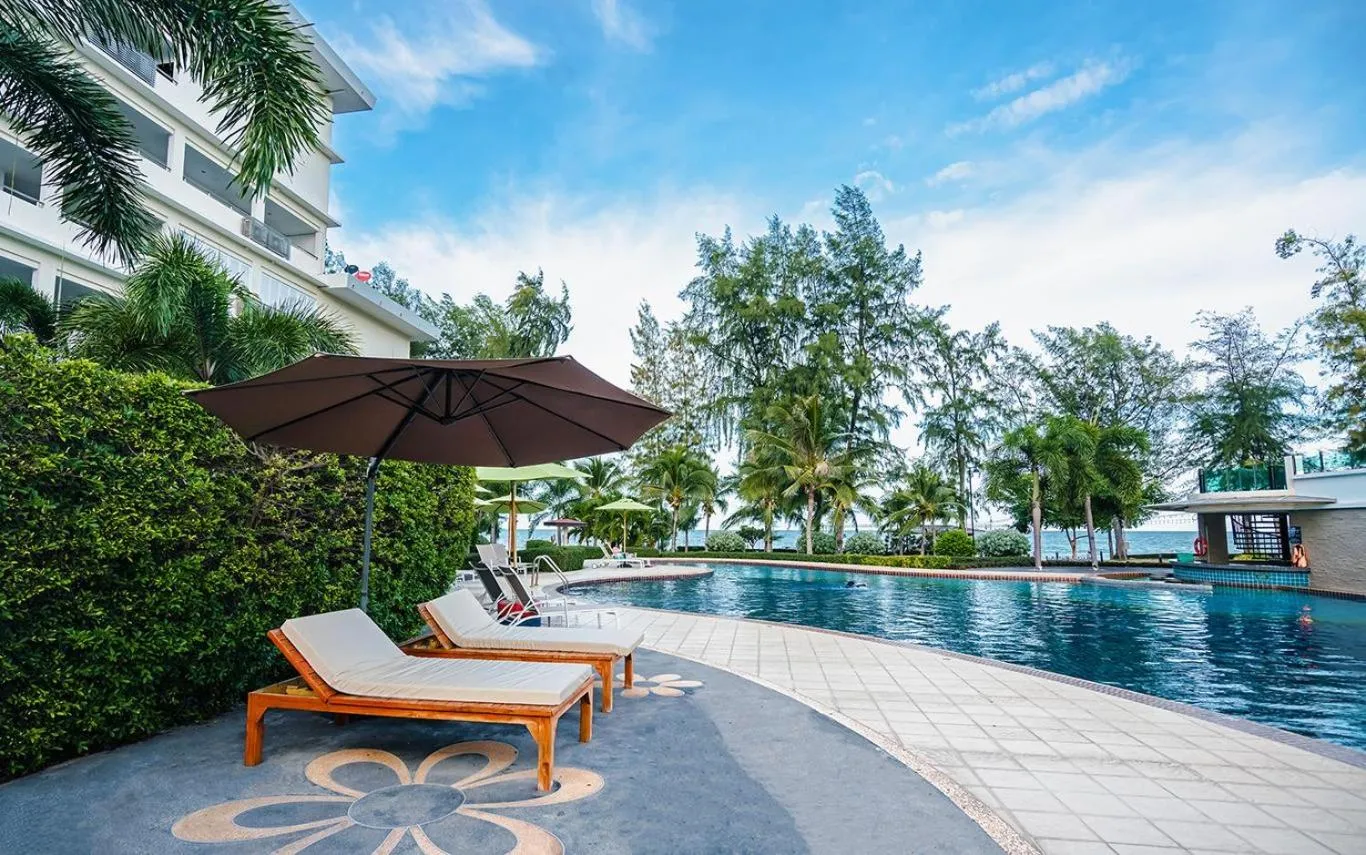 Swimming pool in Seapine Beach Golf and Resort Hua Hin