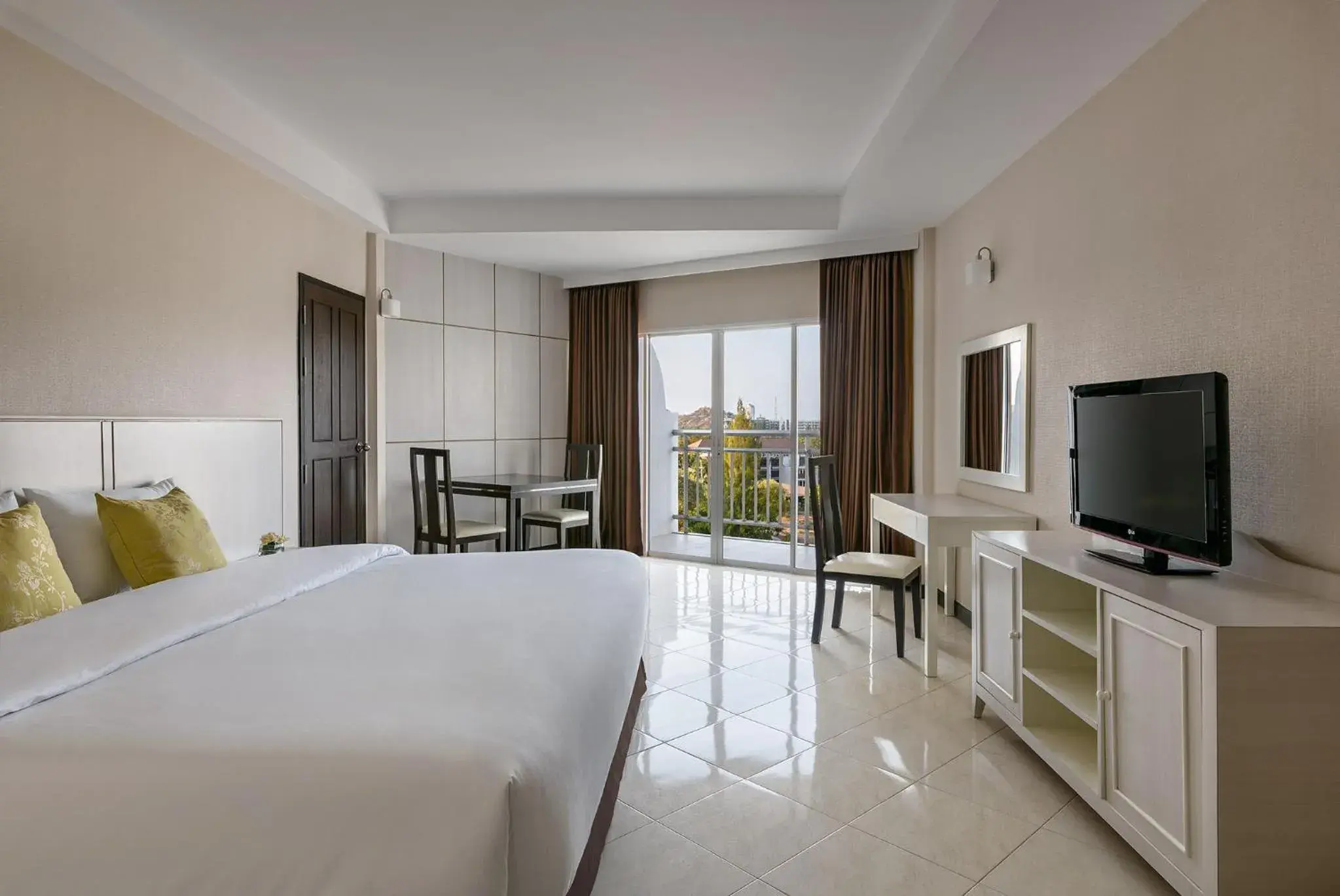 Standard King Room in Seapine Beach Golf and Resort Hua Hin Standard King Room in Seapine Beach Golf and Resort Hua Hin