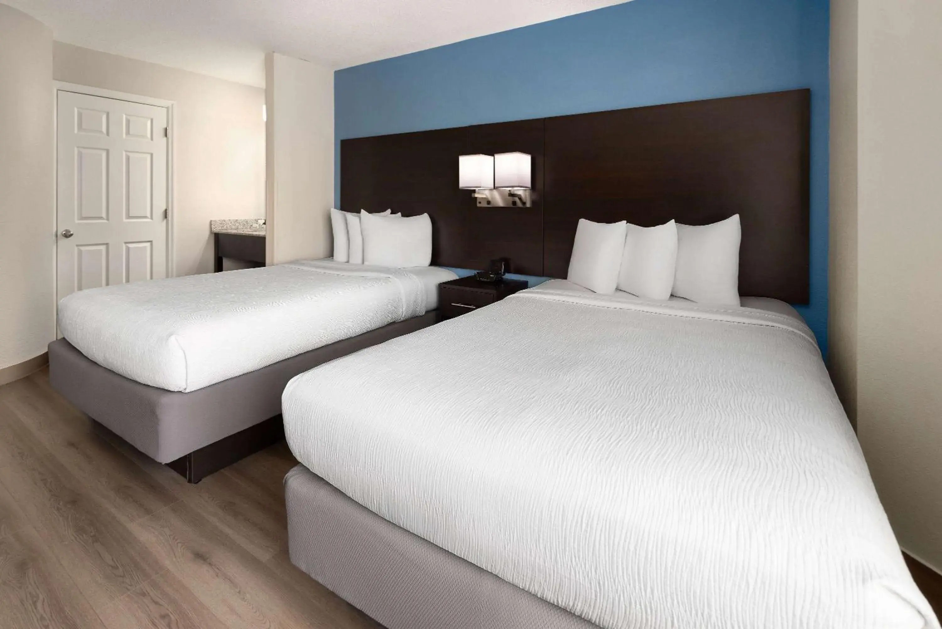 Photo of the whole room, Bed in Baymont by Wyndham Newark at University of Delaware Photo of the whole room, Bed in Baymont by Wyndham Newark at University of Delaware