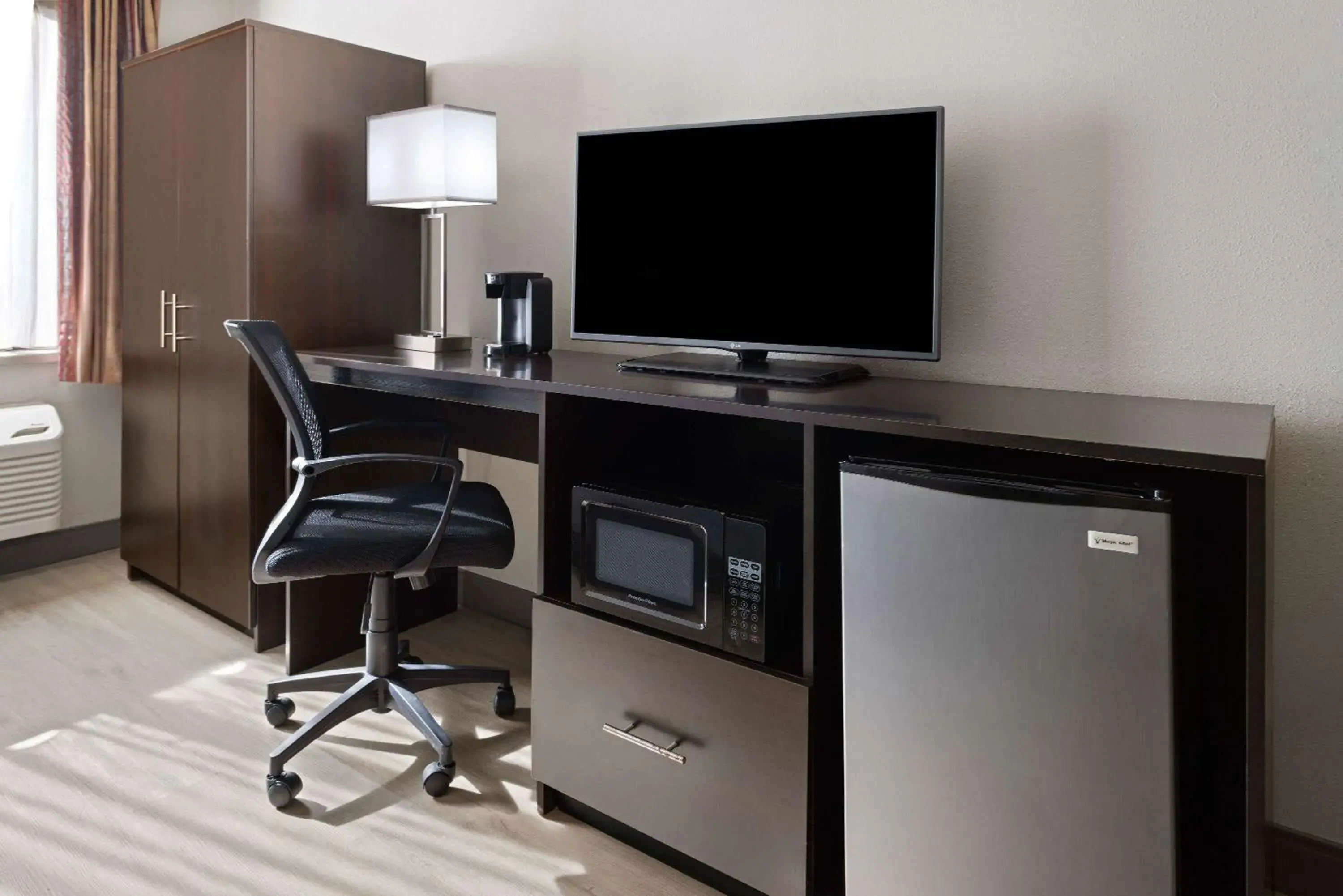 Photo of the whole room in Baymont by Wyndham Newark at University of Delaware Photo of the whole room in Baymont by Wyndham Newark at University of Delaware