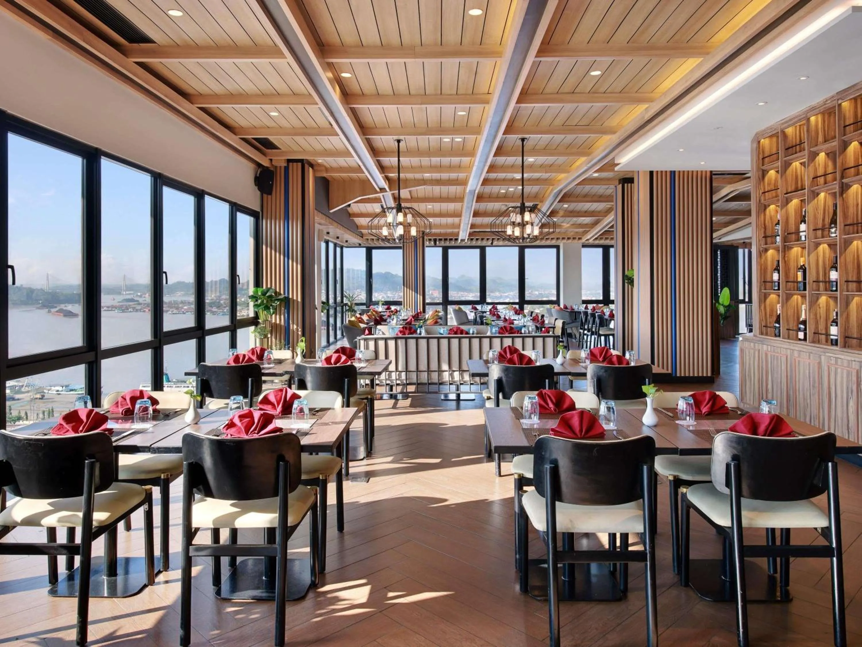 Restaurant/places to eat in Mercure Samarinda