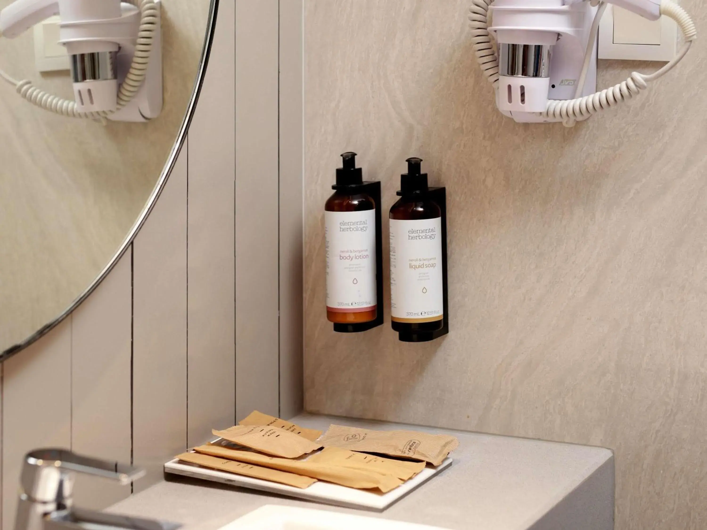 Executive King Suite in Mercure Samarinda Executive King Suite in Mercure Samarinda