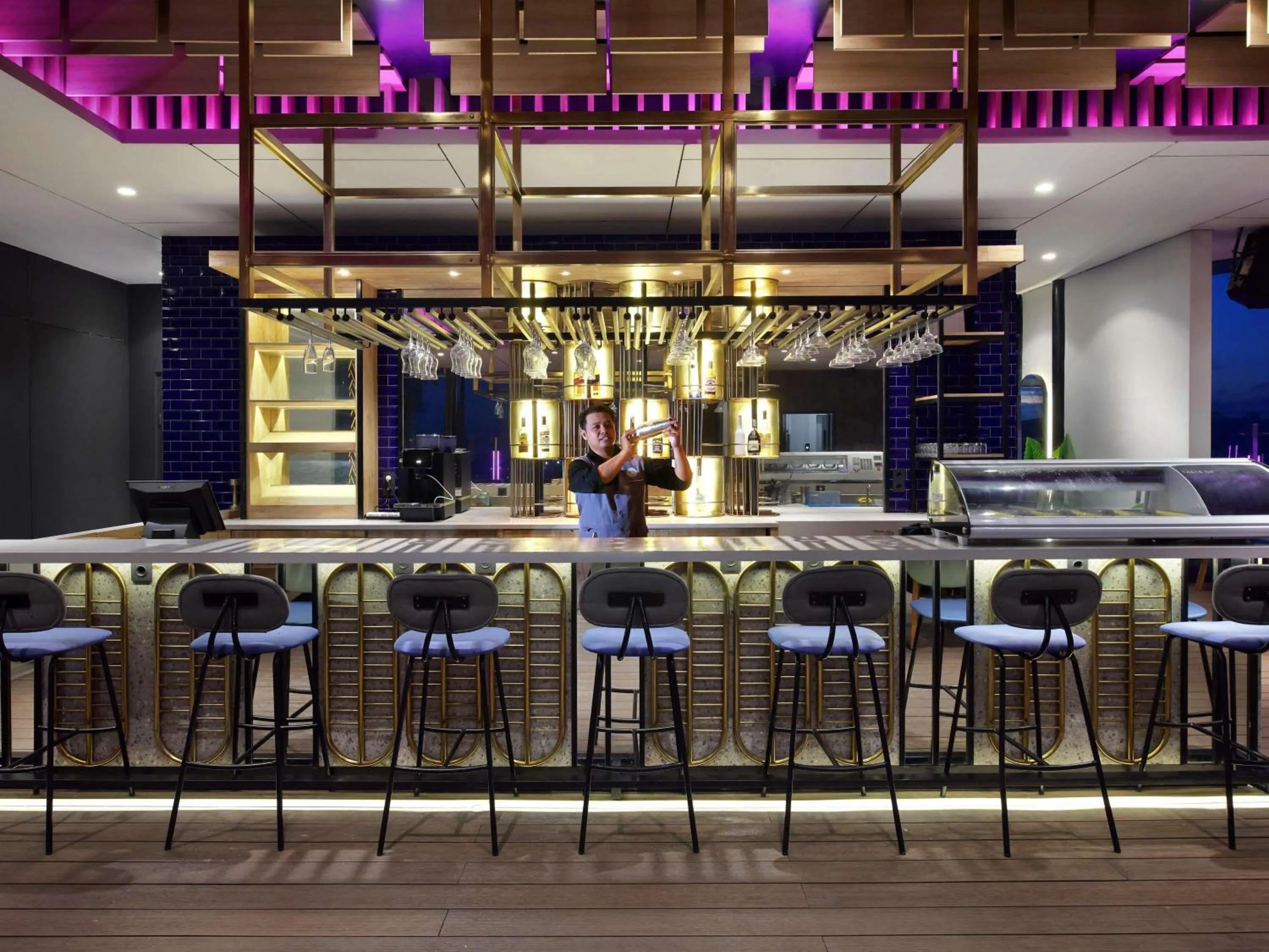 Restaurant/places to eat in Mercure Samarinda