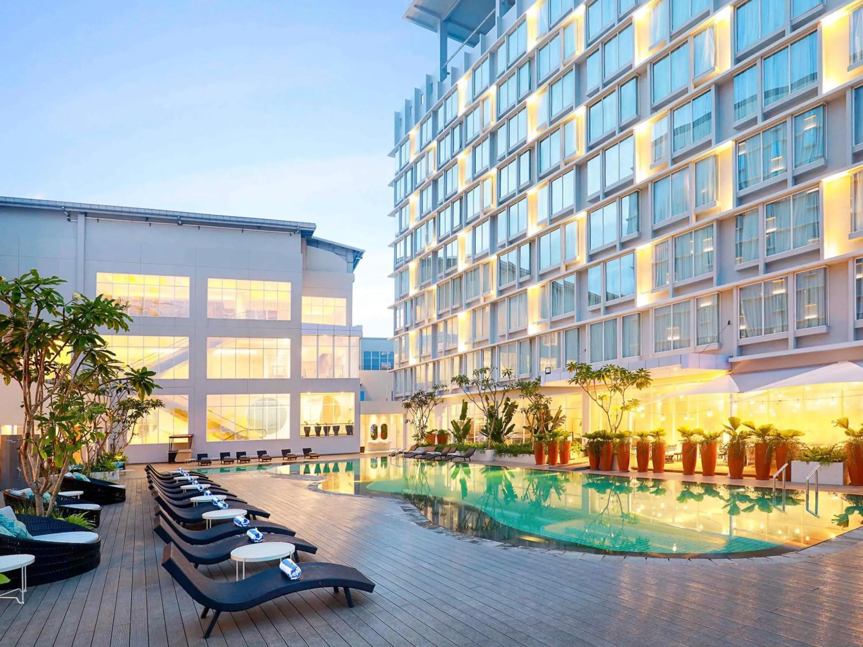 Pool view in Mercure Samarinda Pool view in Mercure Samarinda