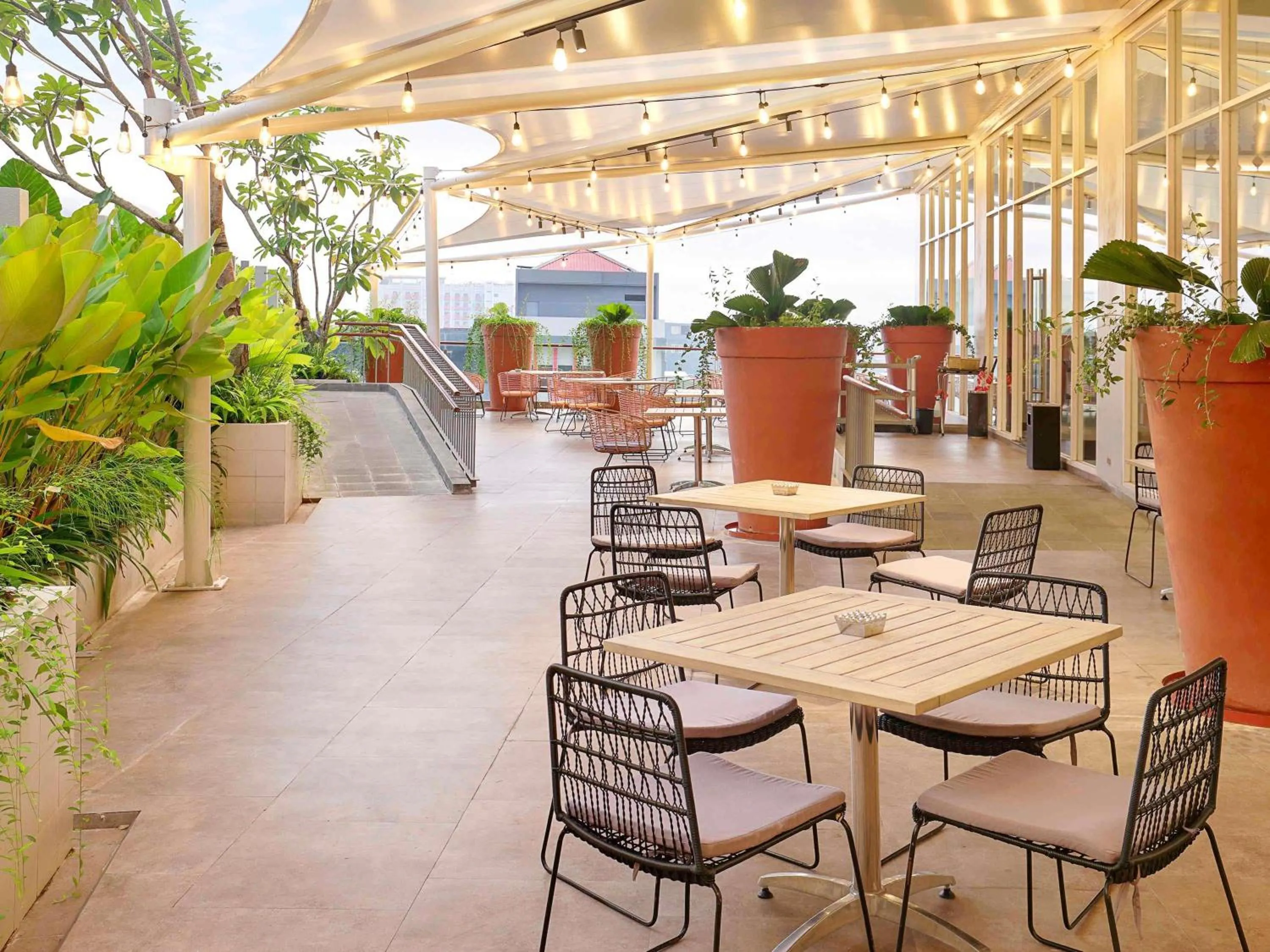 Restaurant/places to eat in Ibis Samarinda