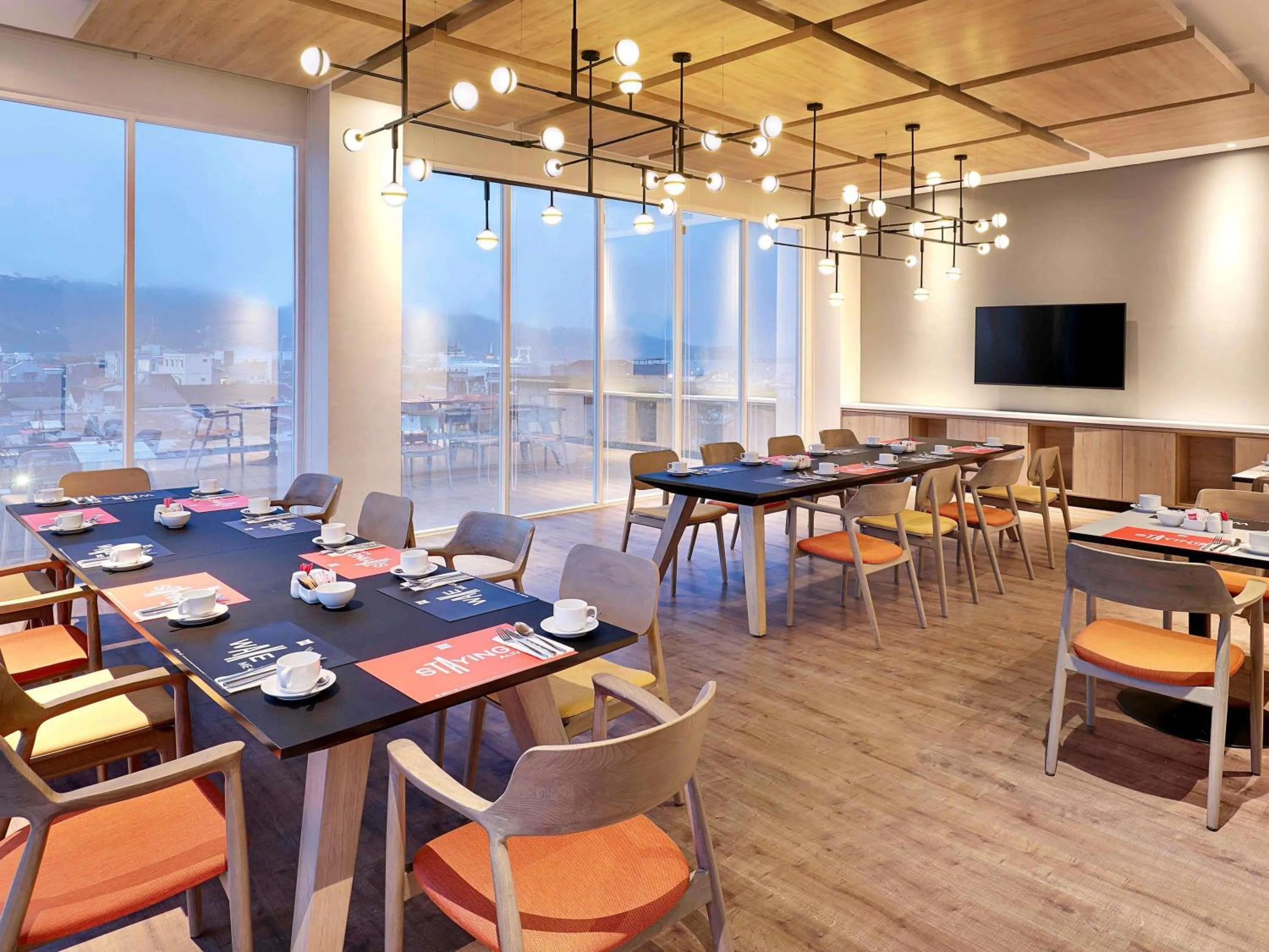 Restaurant/places to eat in Ibis Samarinda