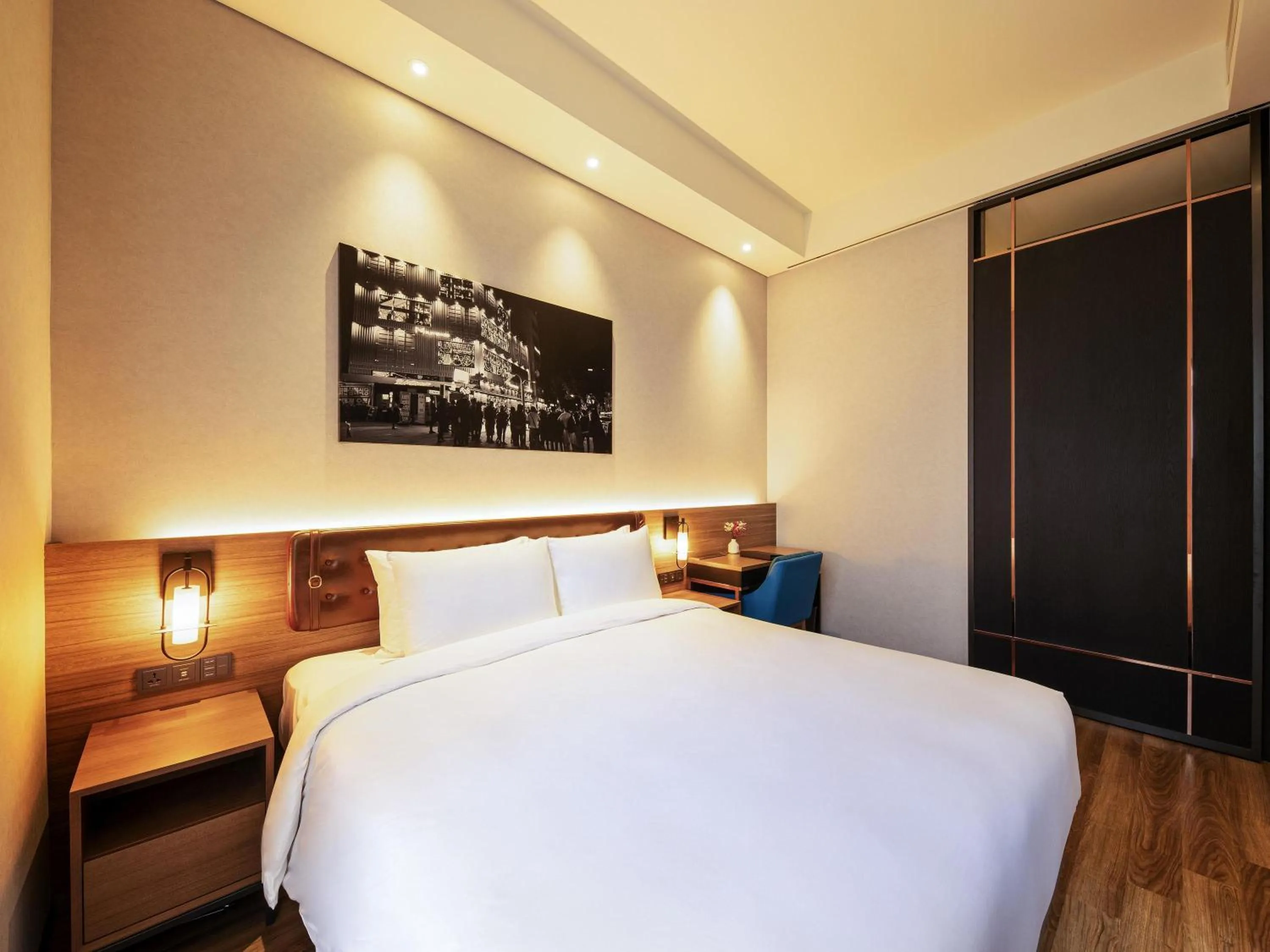 Bedroom, Bed in Mercure Ambassador Seoul Hongdae