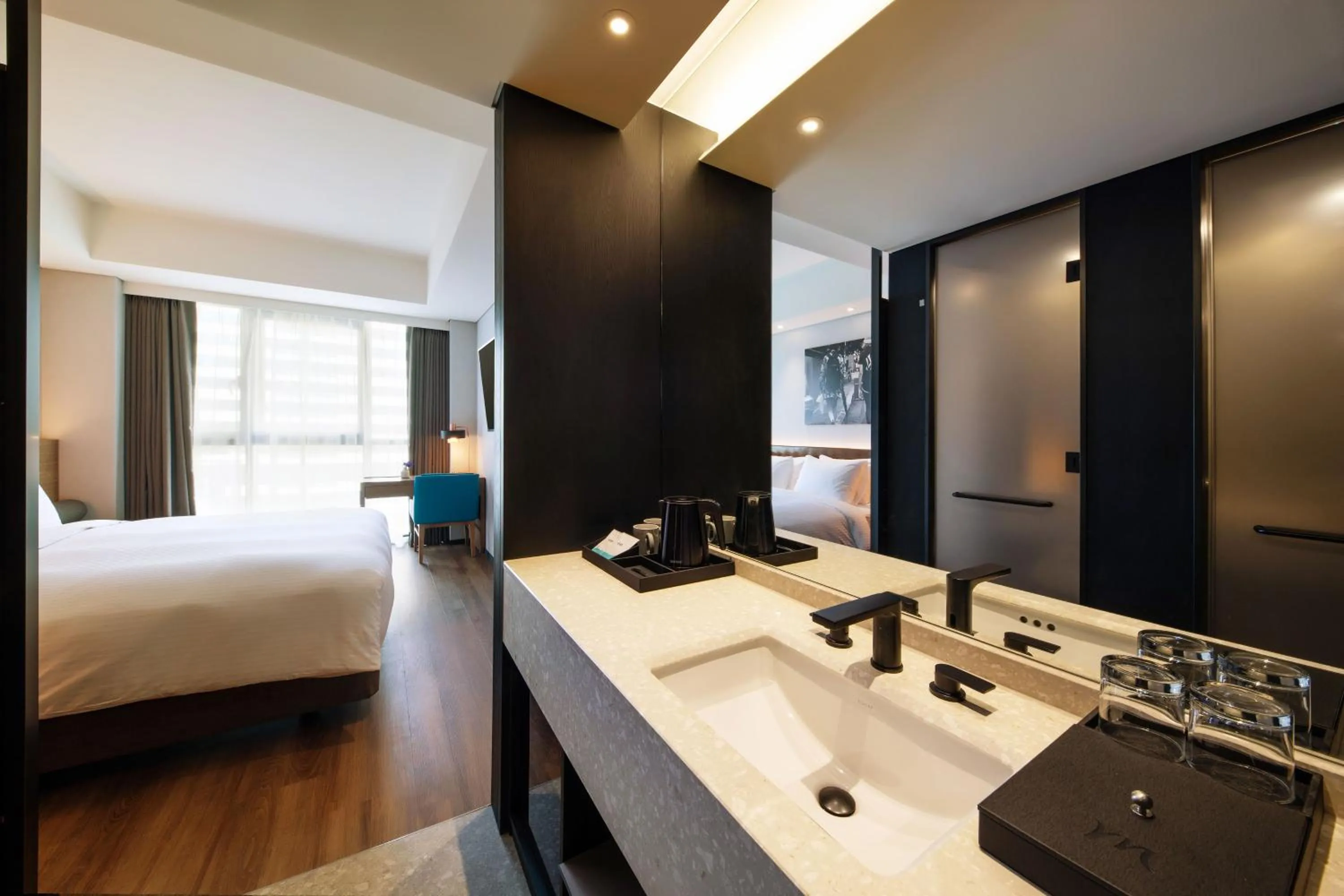 Bedroom, Bed in Mercure Ambassador Seoul Hongdae