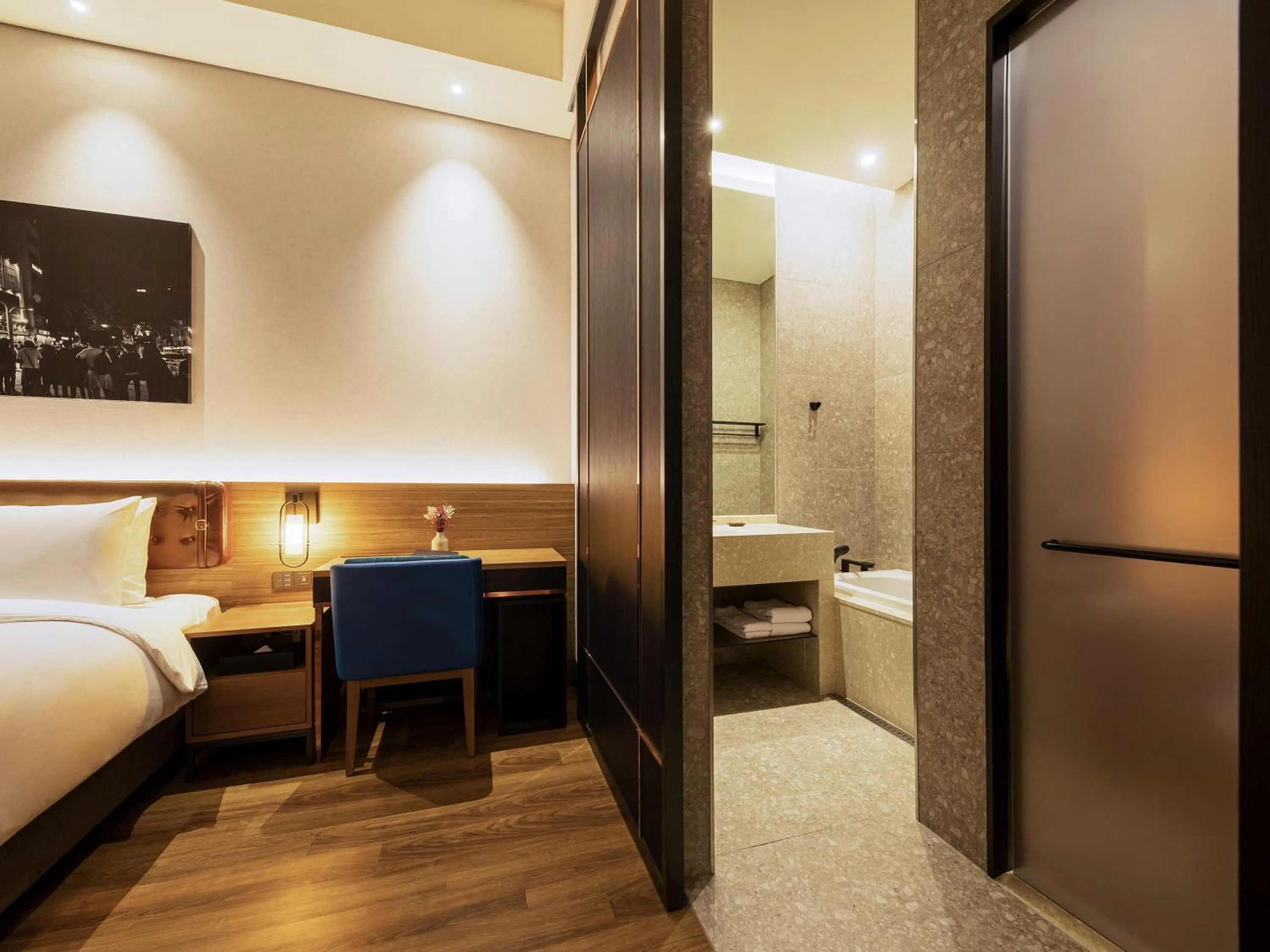 Bedroom, Bed in Mercure Ambassador Seoul Hongdae