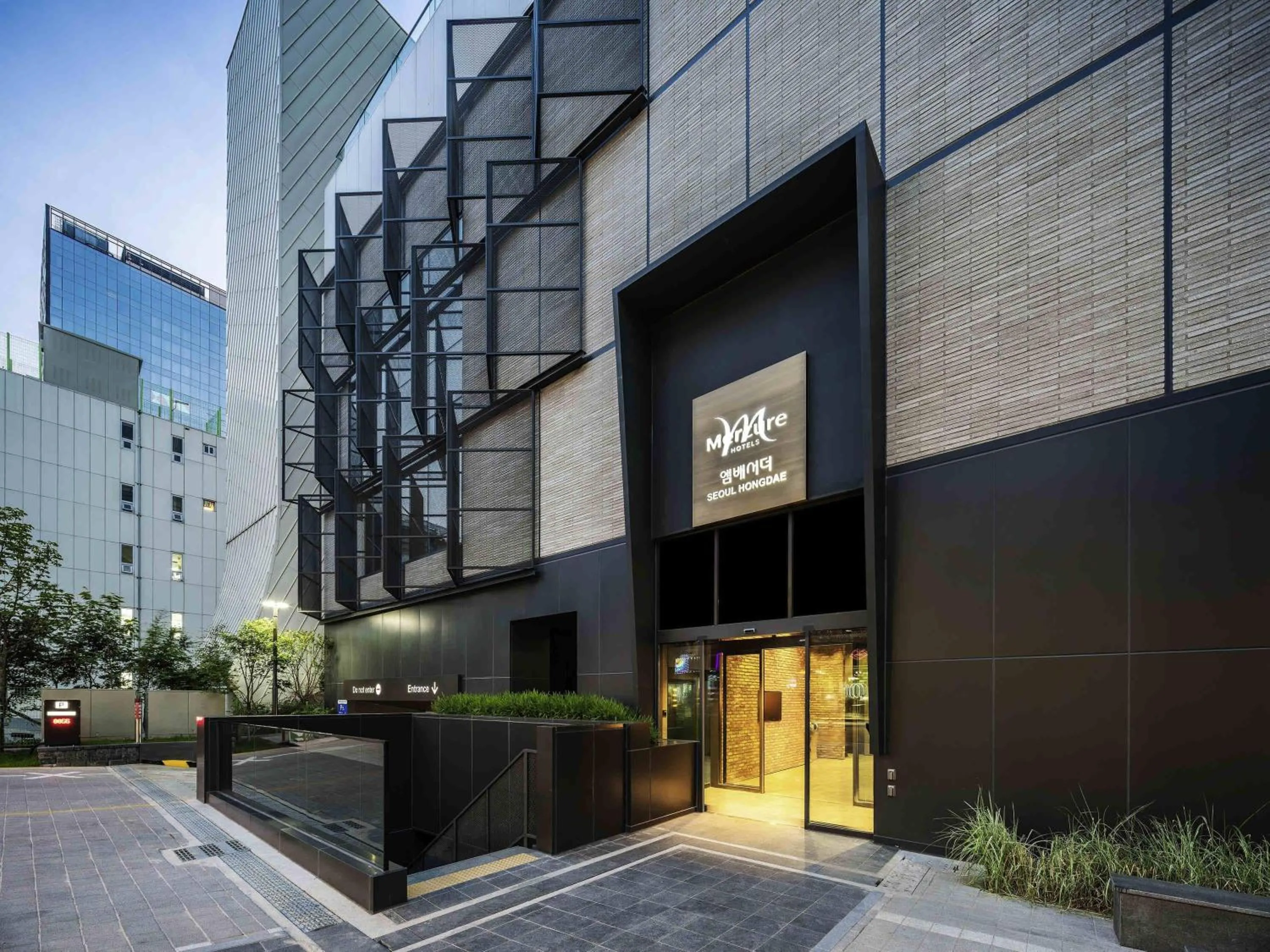 Property building in Mercure Ambassador Seoul Hongdae