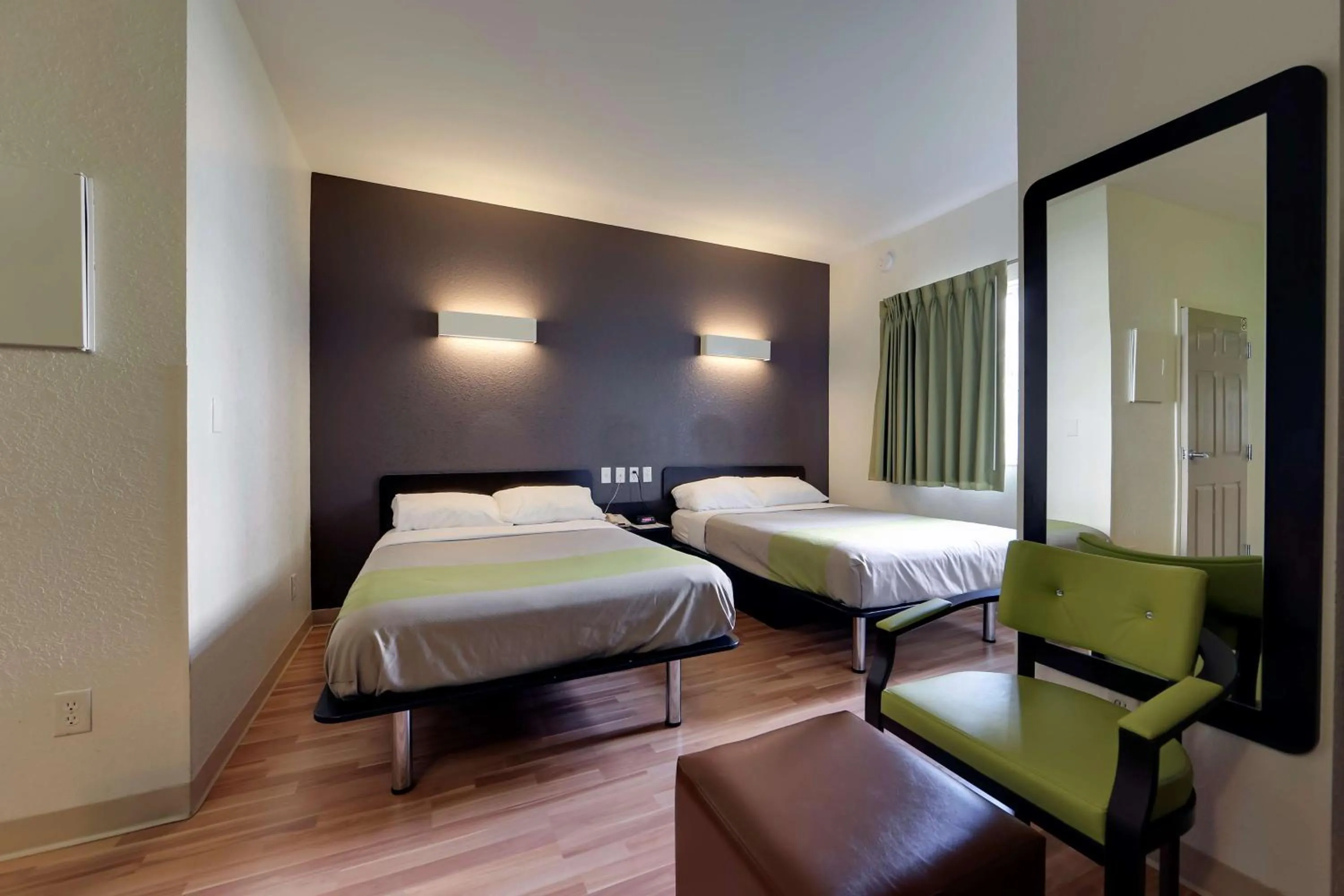 Photo of the whole room, Bed in Studio 6 Toronto - Mississauga with Kitchenettes