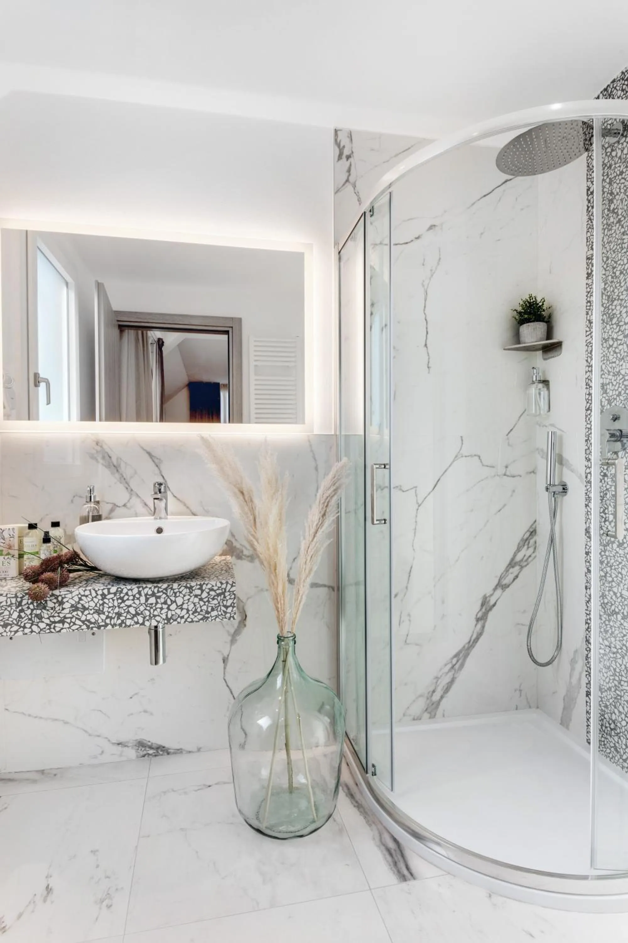 Bathroom in Romagna Suite Hotel