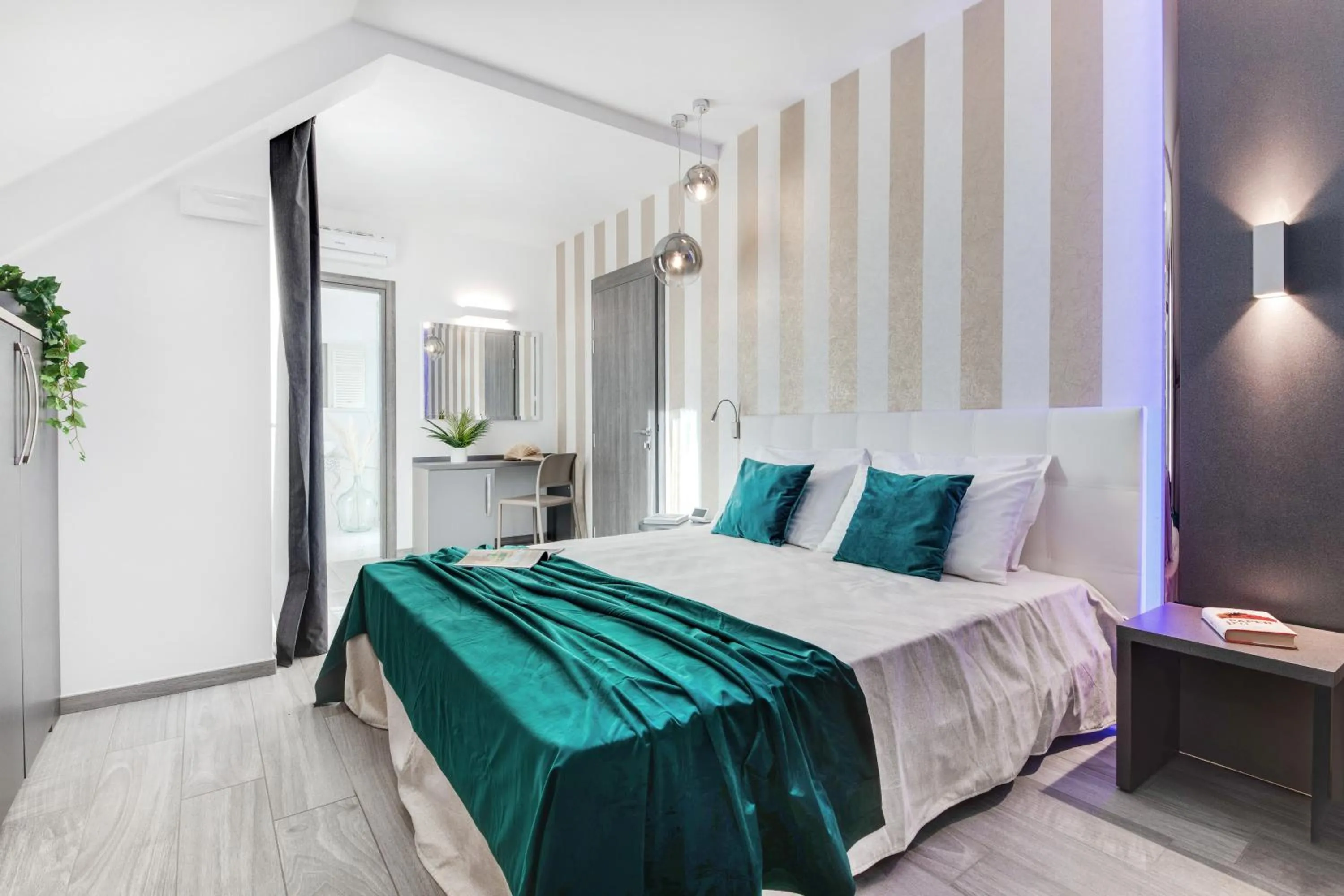 Photo of the whole room, Bed in Romagna Suite Hotel