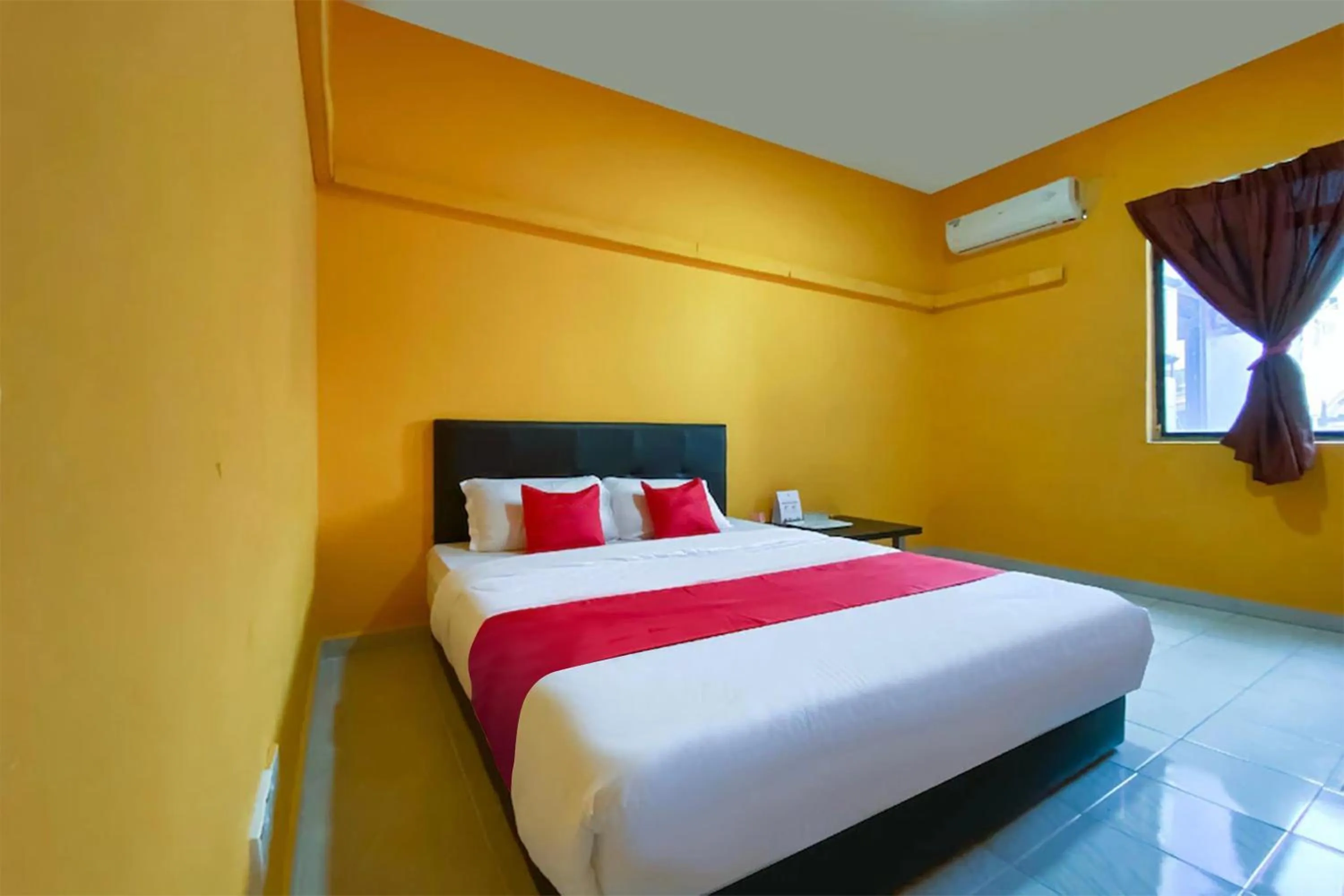 Bed in Coop Hotel Kangar