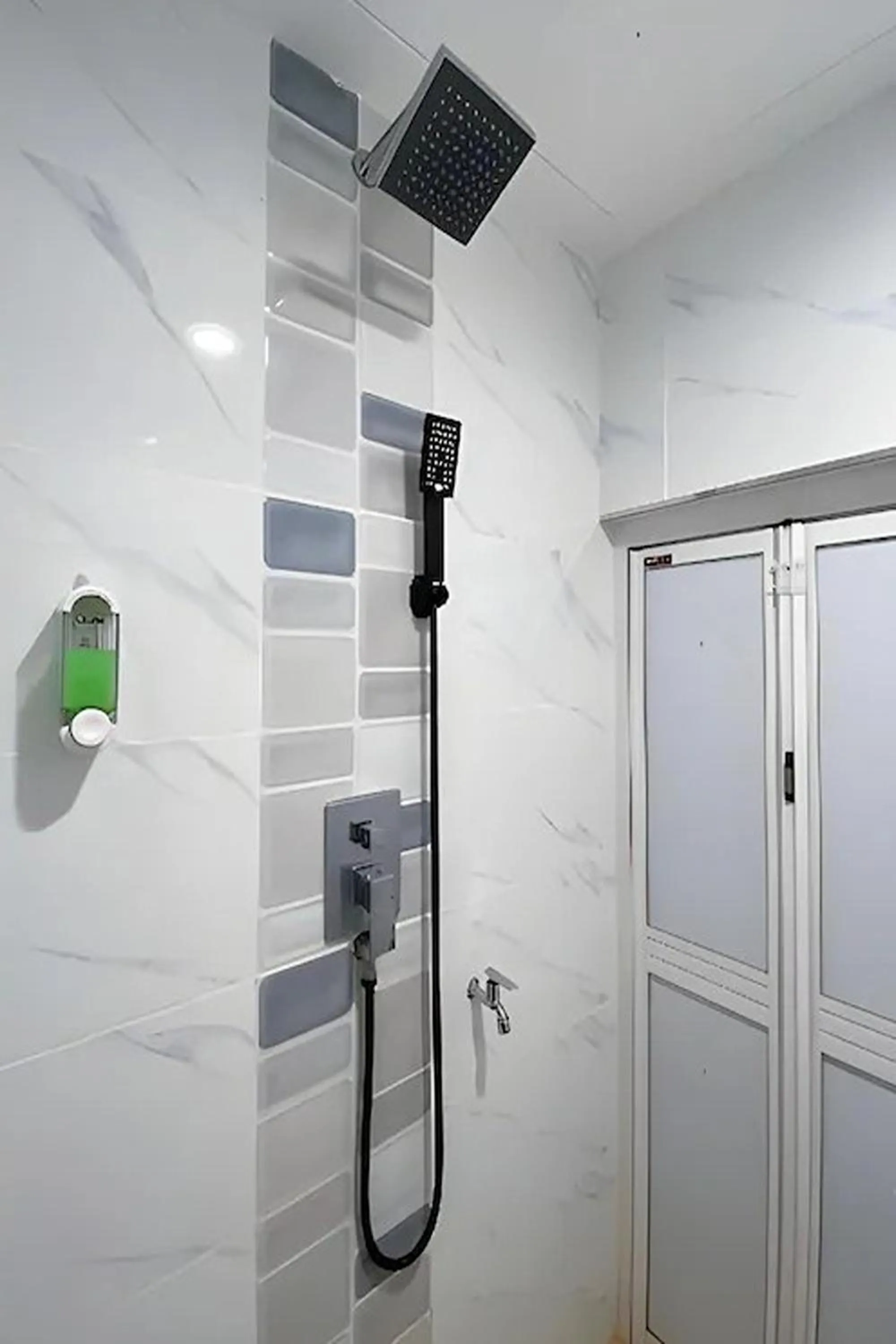 Bathroom in Coop Hotel Kangar