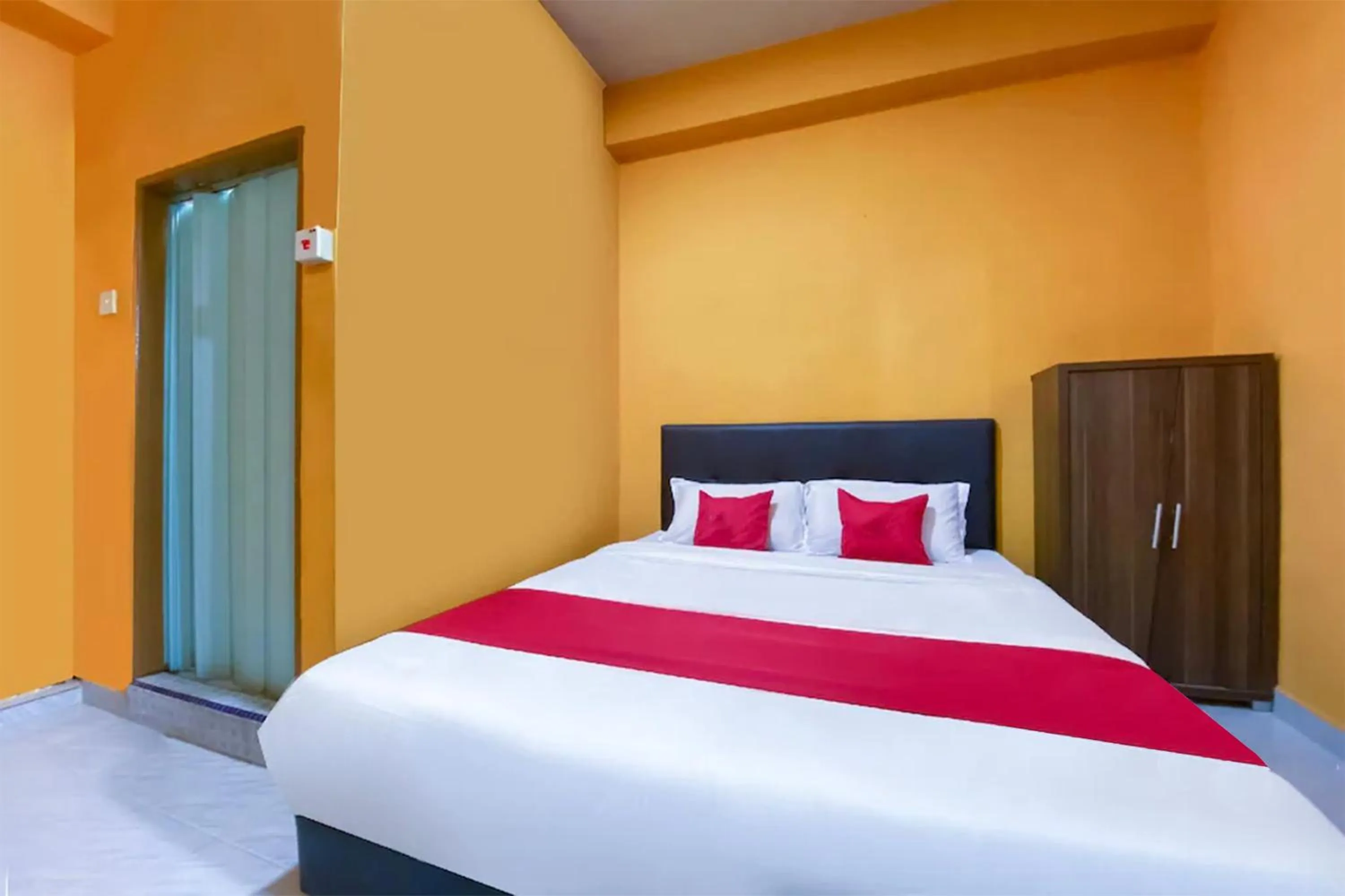 Bed in Coop Hotel Kangar