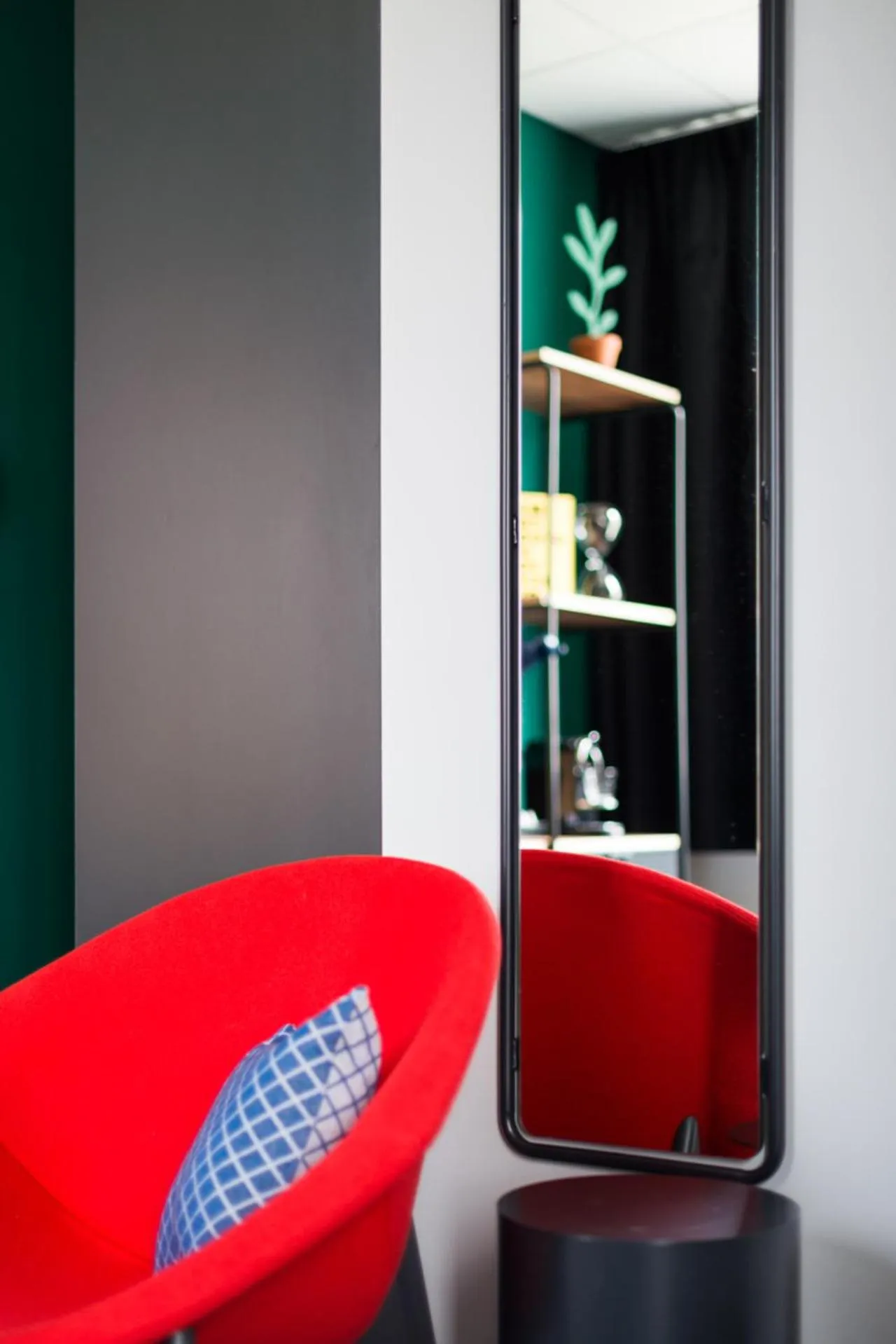 Seating area in The Social Hub Amsterdam West 4 star