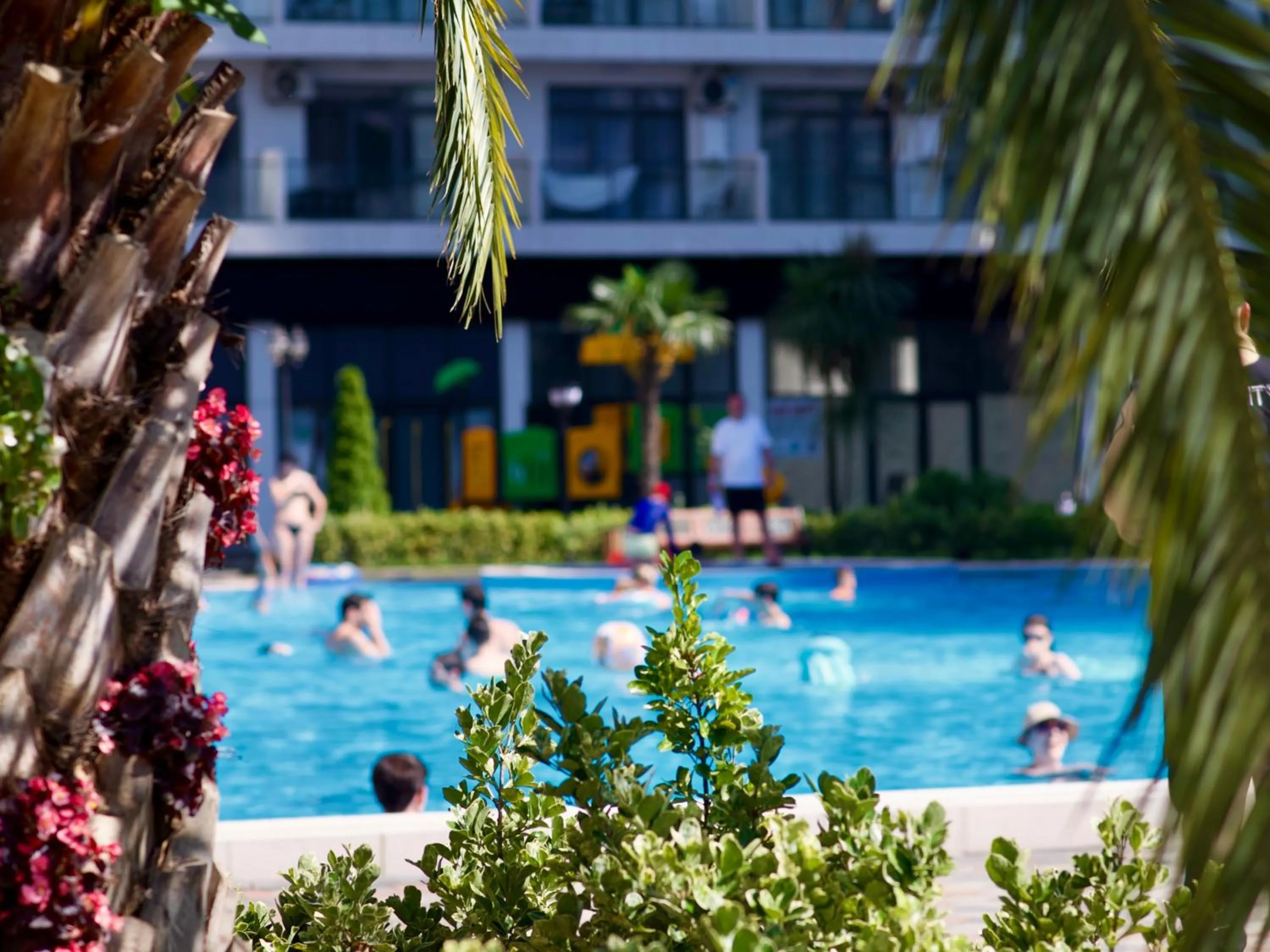 Day in White Sails Residential Hotel