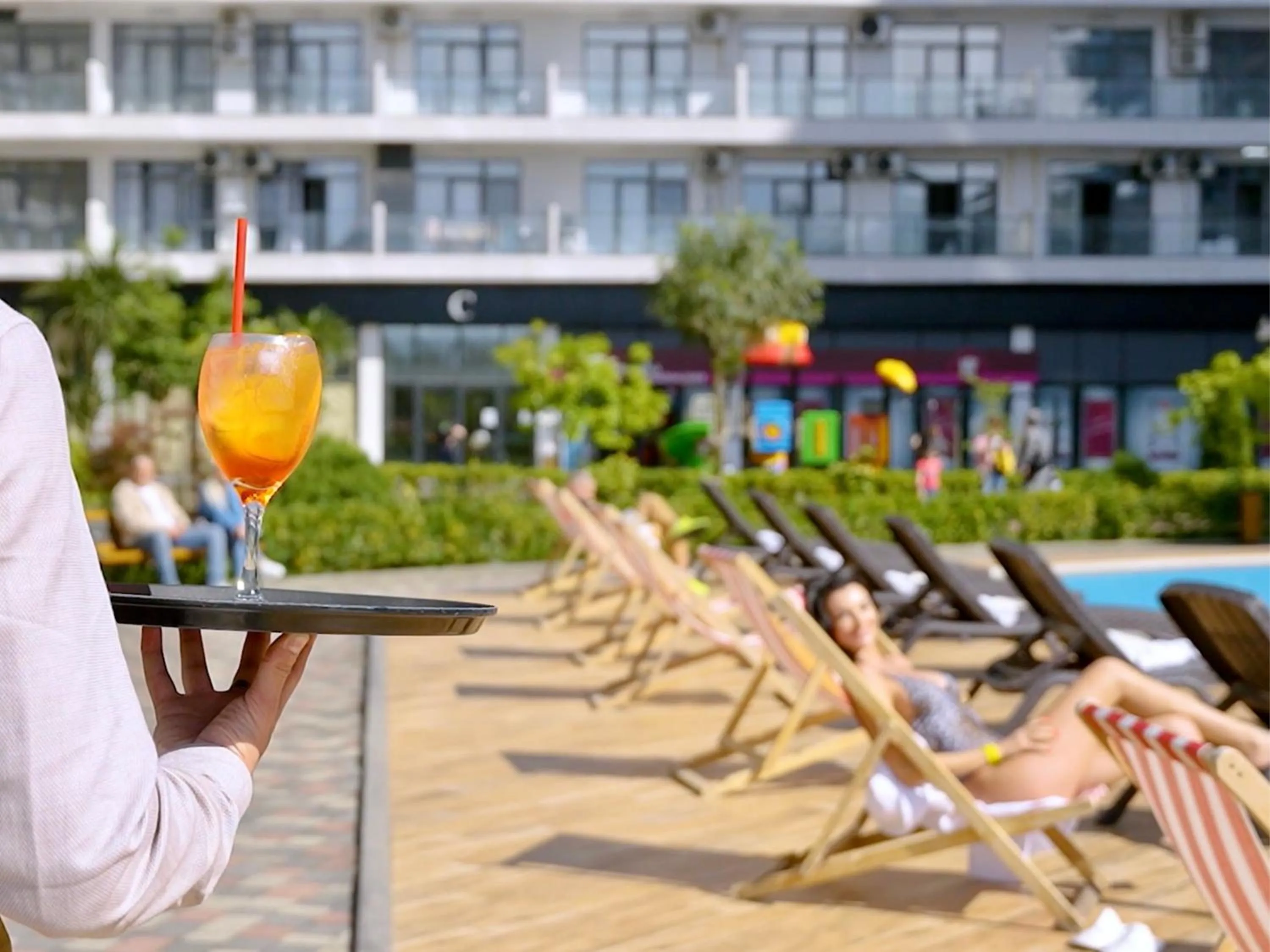 Day in White Sails Residential Hotel