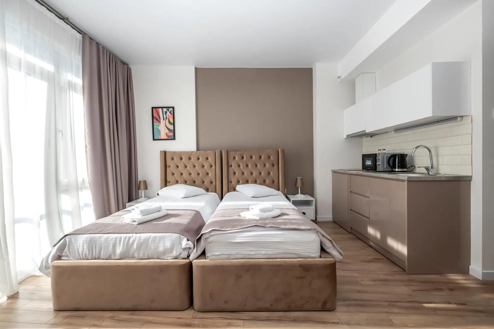 Deluxe Twin Room in White Sails Residential Hotel