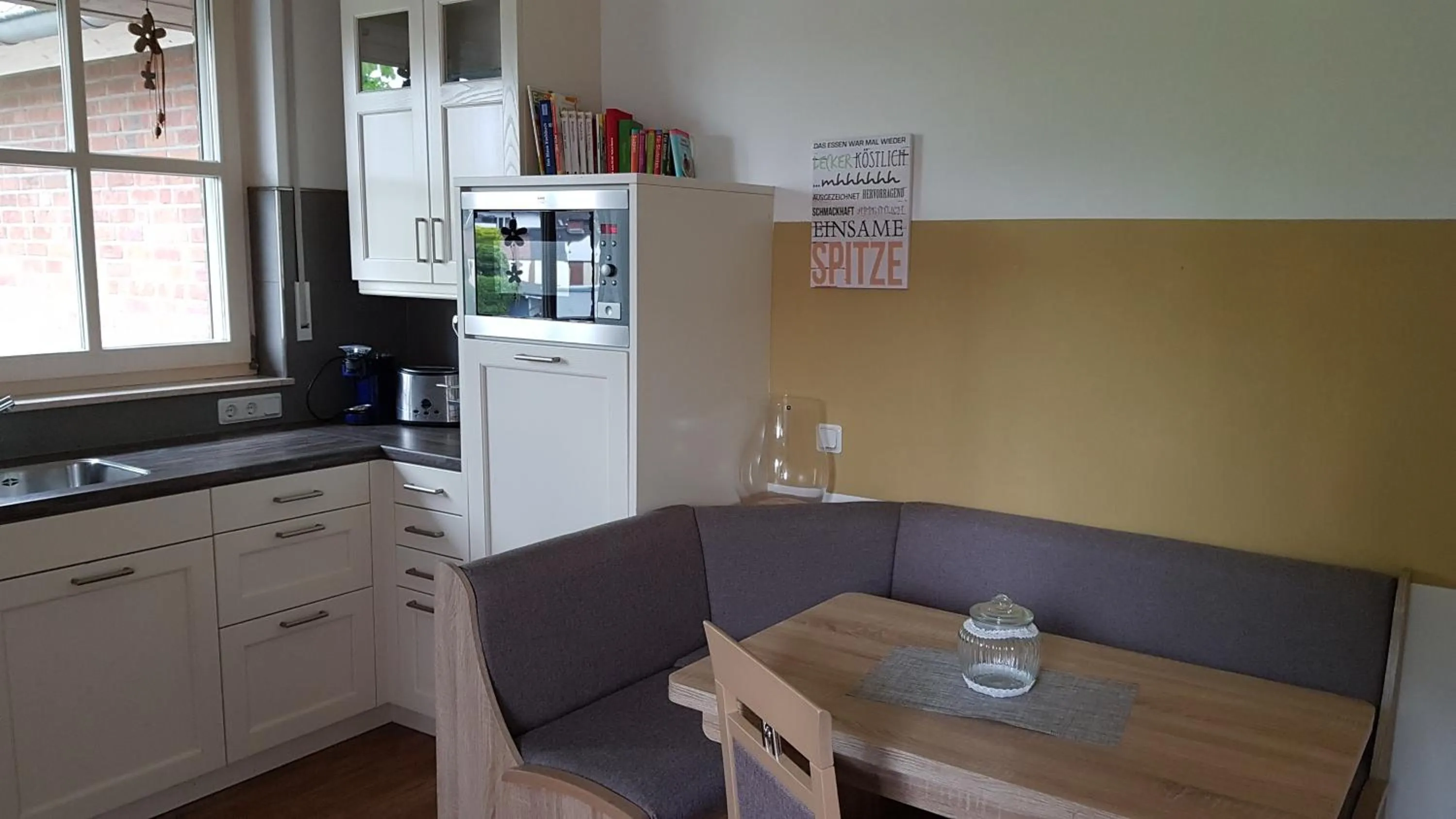Kitchen or kitchenette in Stadthotel am Bühnenhaus