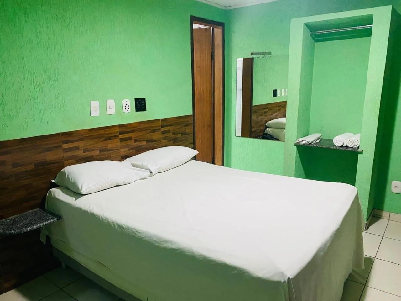 Bedroom, Bed in Hotel Atlanta - Salvador - BA