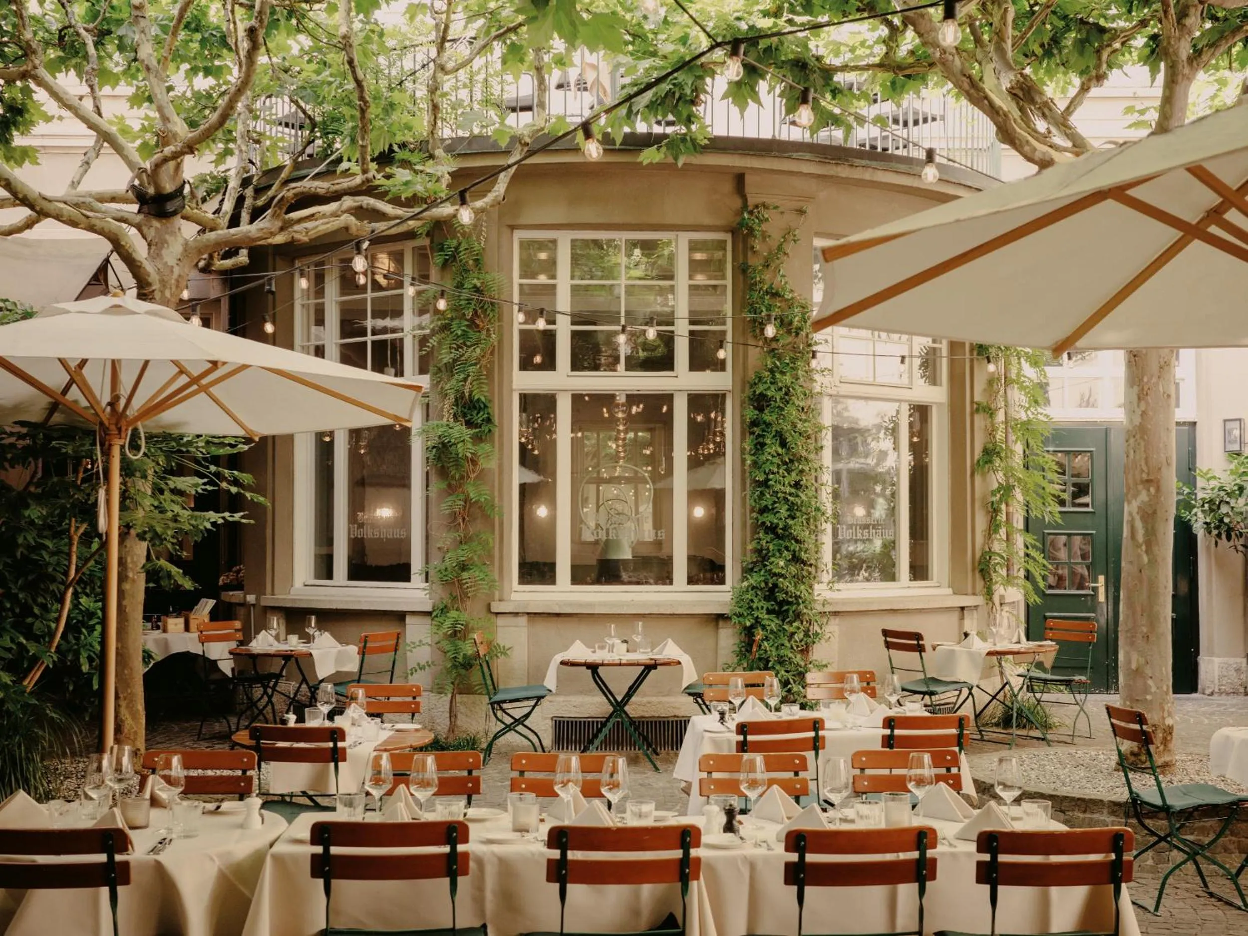 Restaurant/places to eat in Boutique & Design Hotel Volkshaus Basel