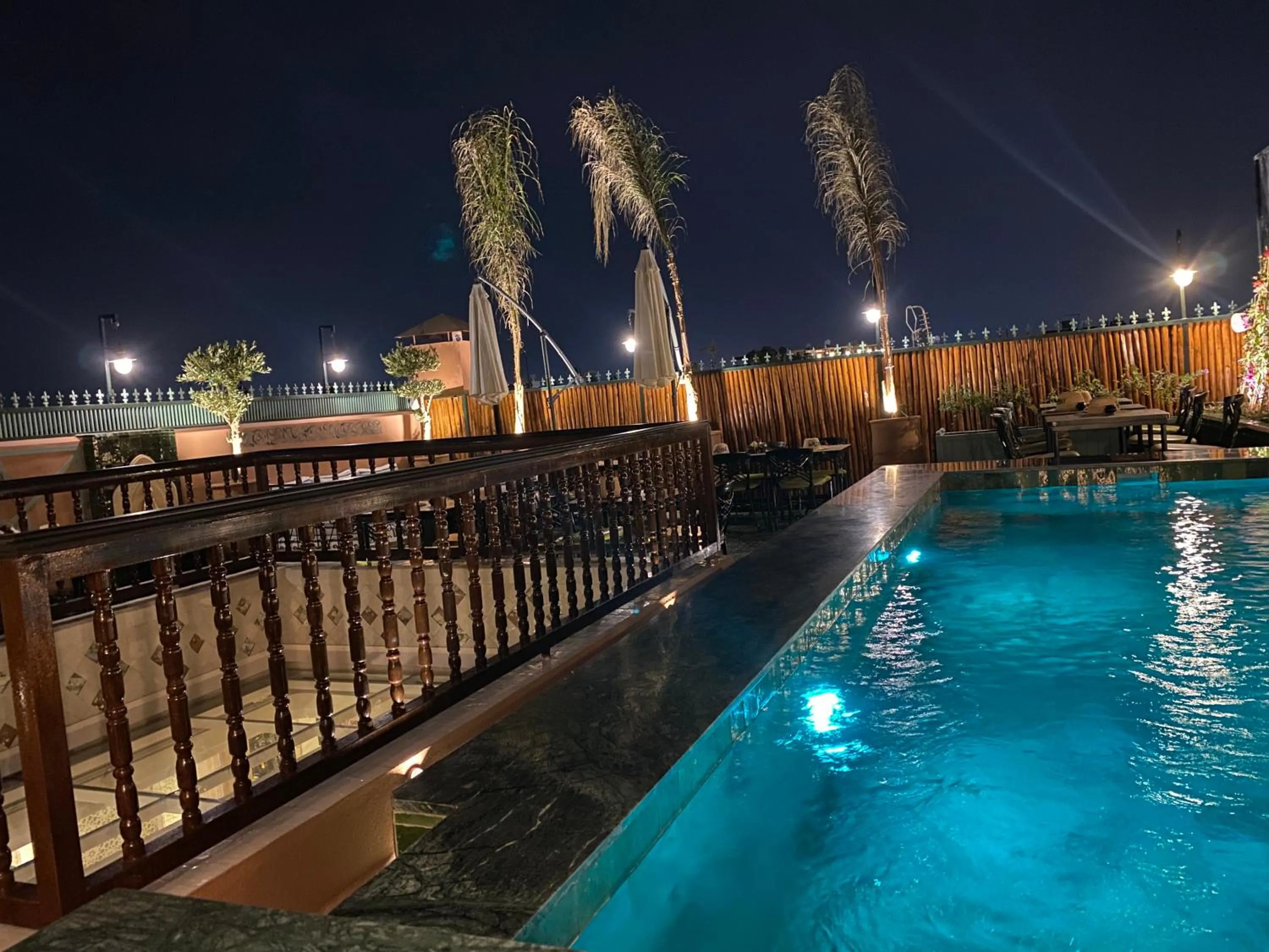 Swimming pool in Riad Wazani Square & SPA